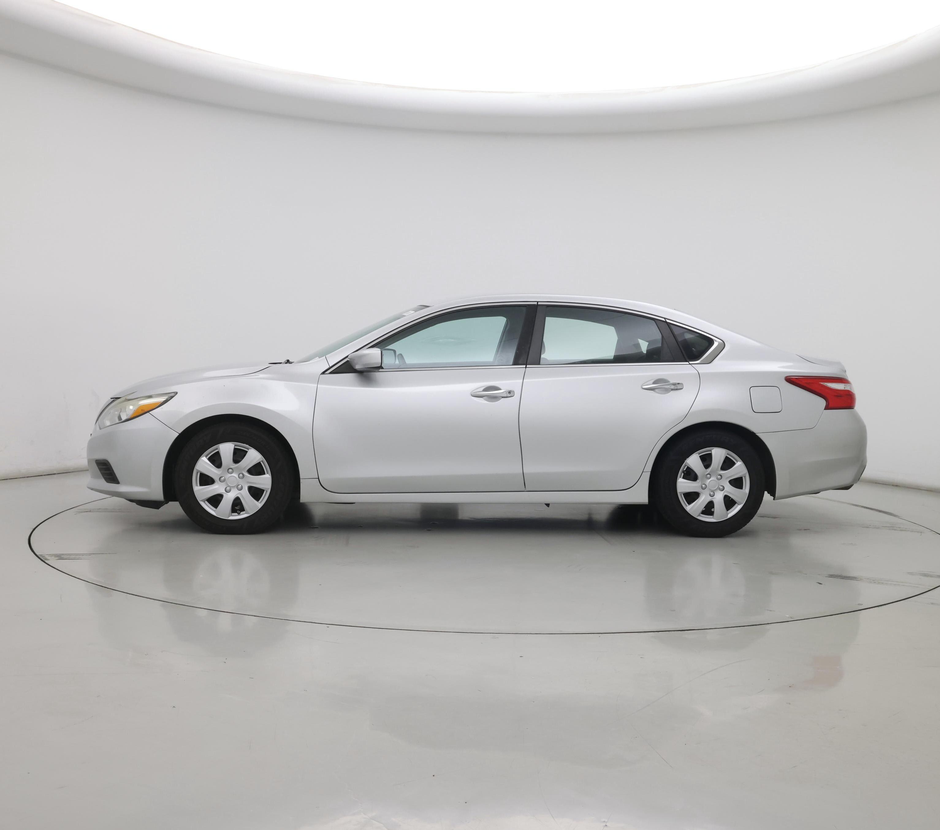 Thumbnail: 2017 Nissan Altima - 3