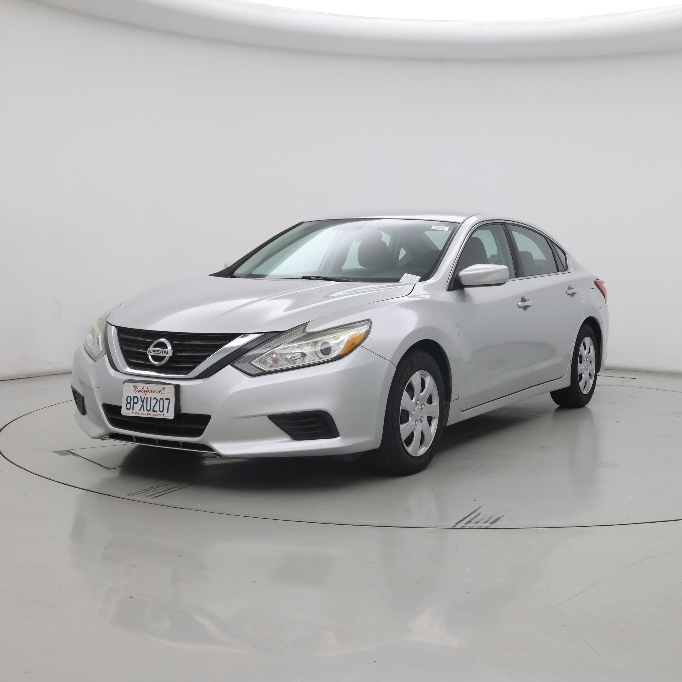 Thumbnail: 2017 Nissan Altima - 4