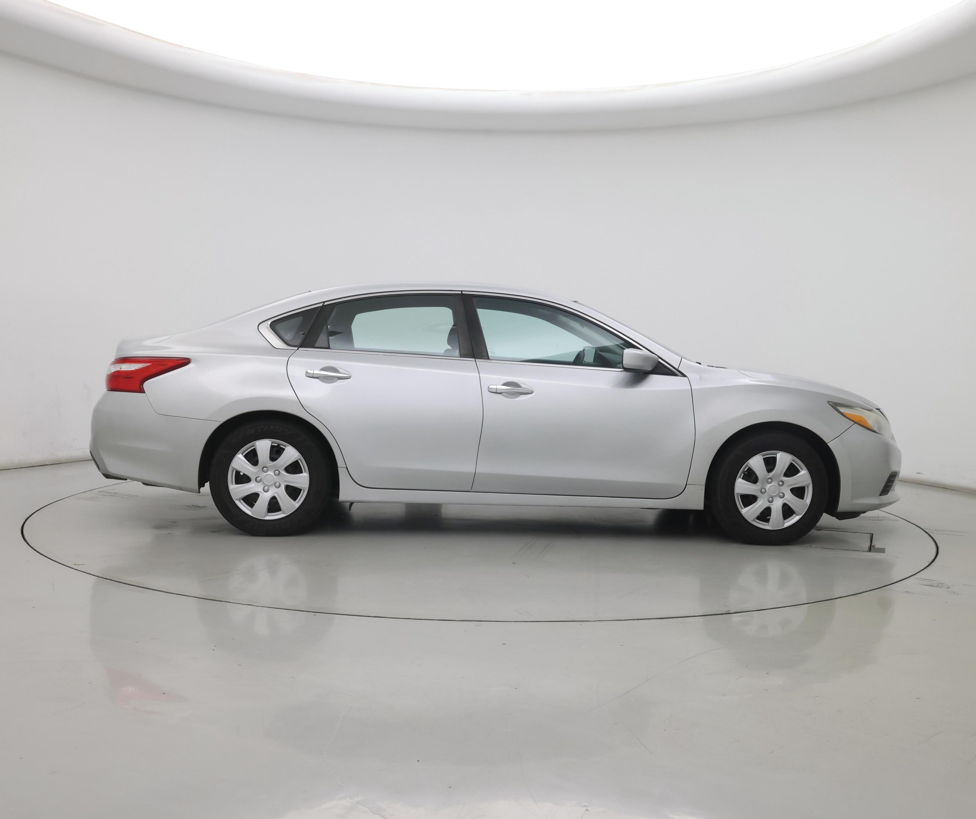 Thumbnail: 2017 Nissan Altima - 7