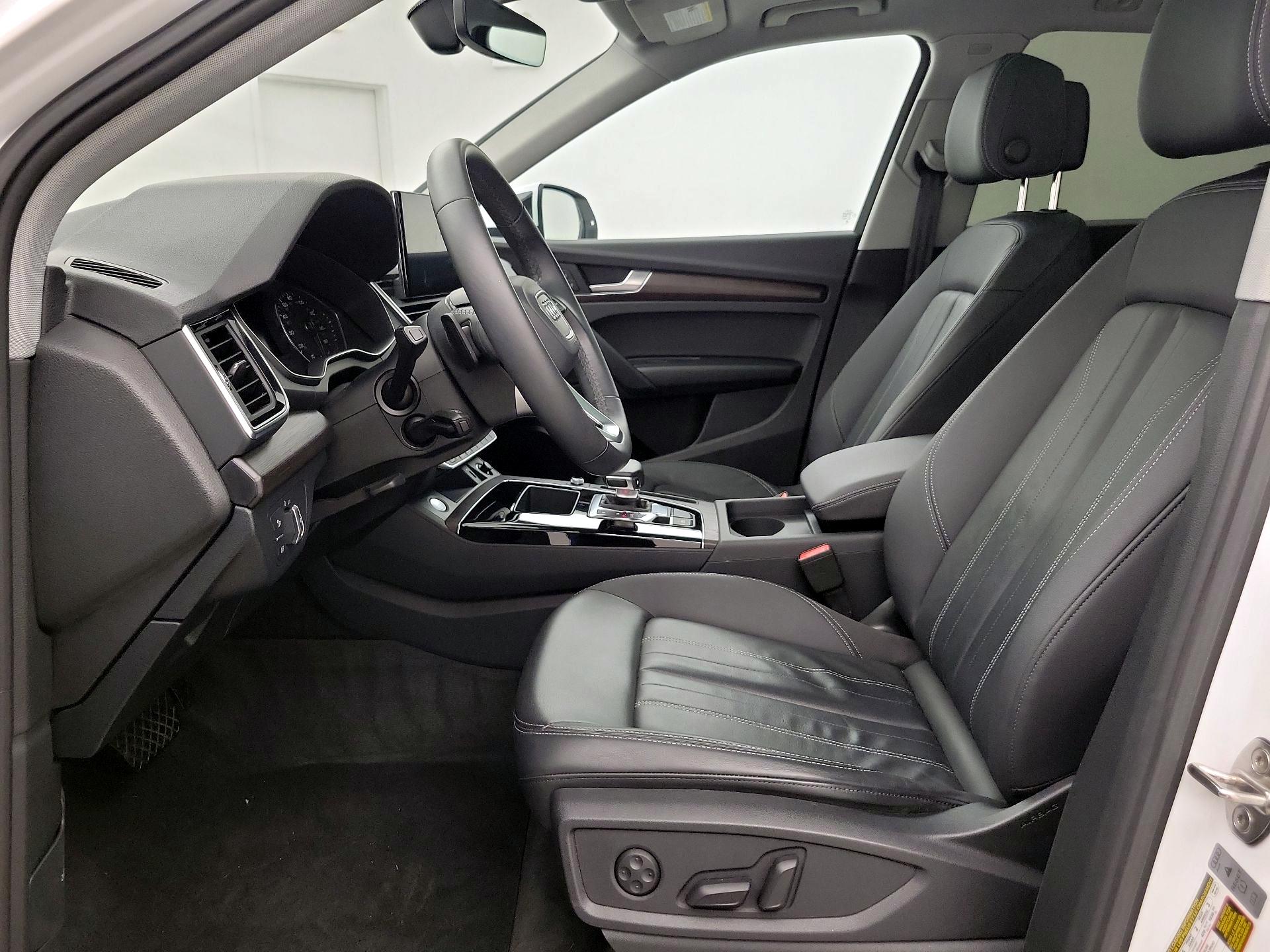 Thumbnail: 2023 Audi Q5 - 11