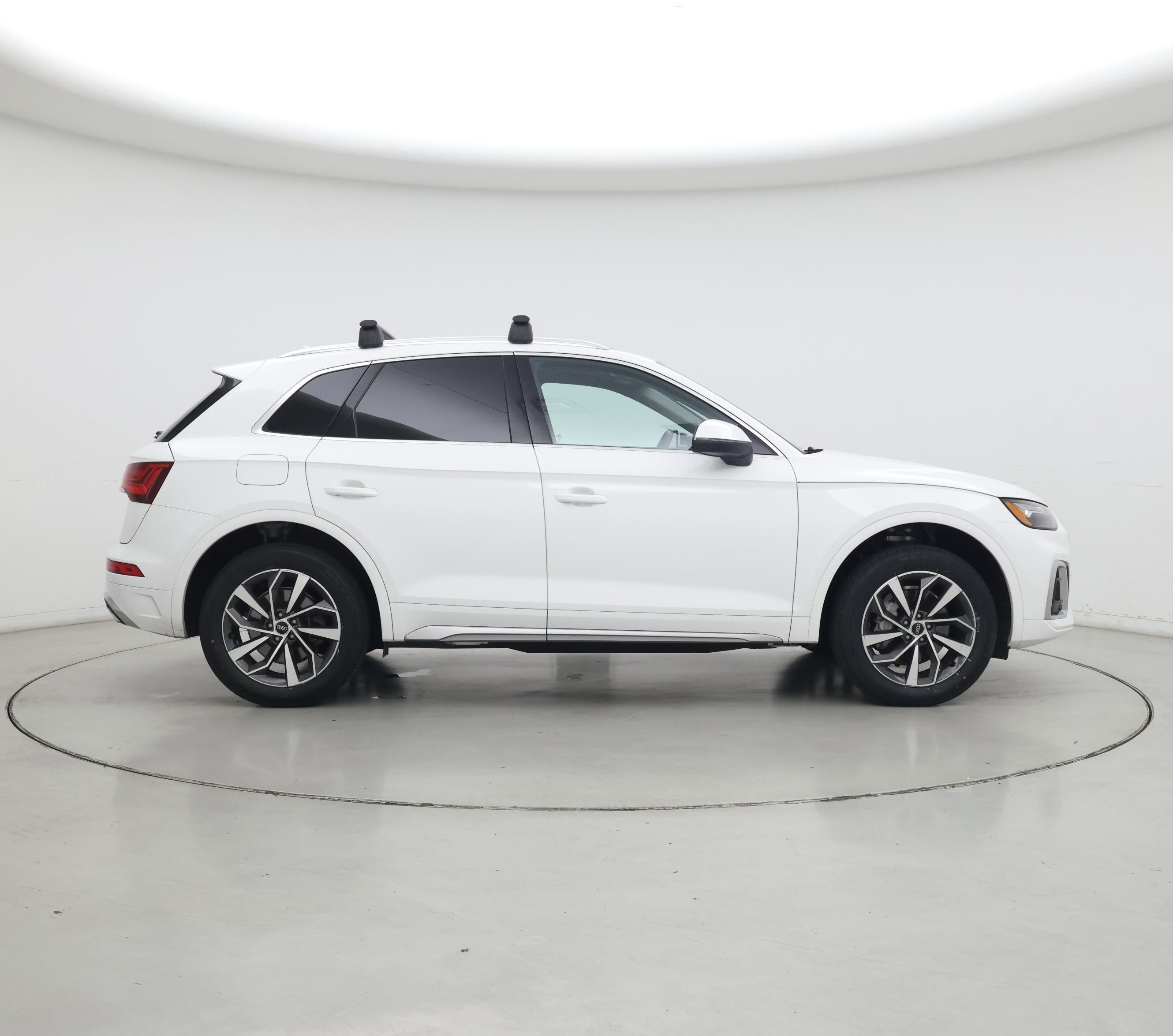 Thumbnail: 2023 Audi Q5 - 7