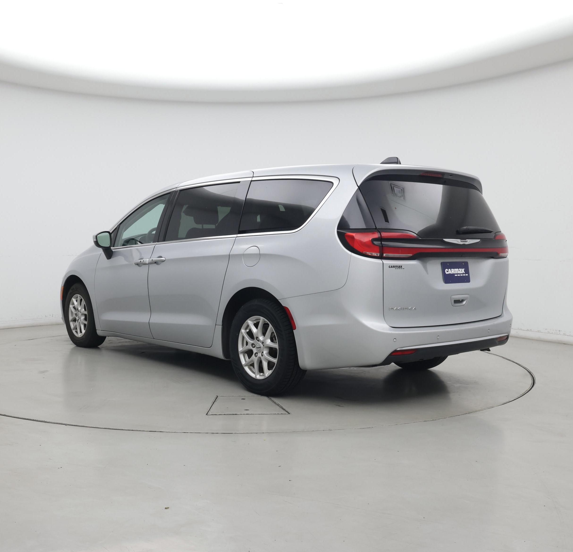 Thumbnail: 2023 Chrysler Pacifica - 2