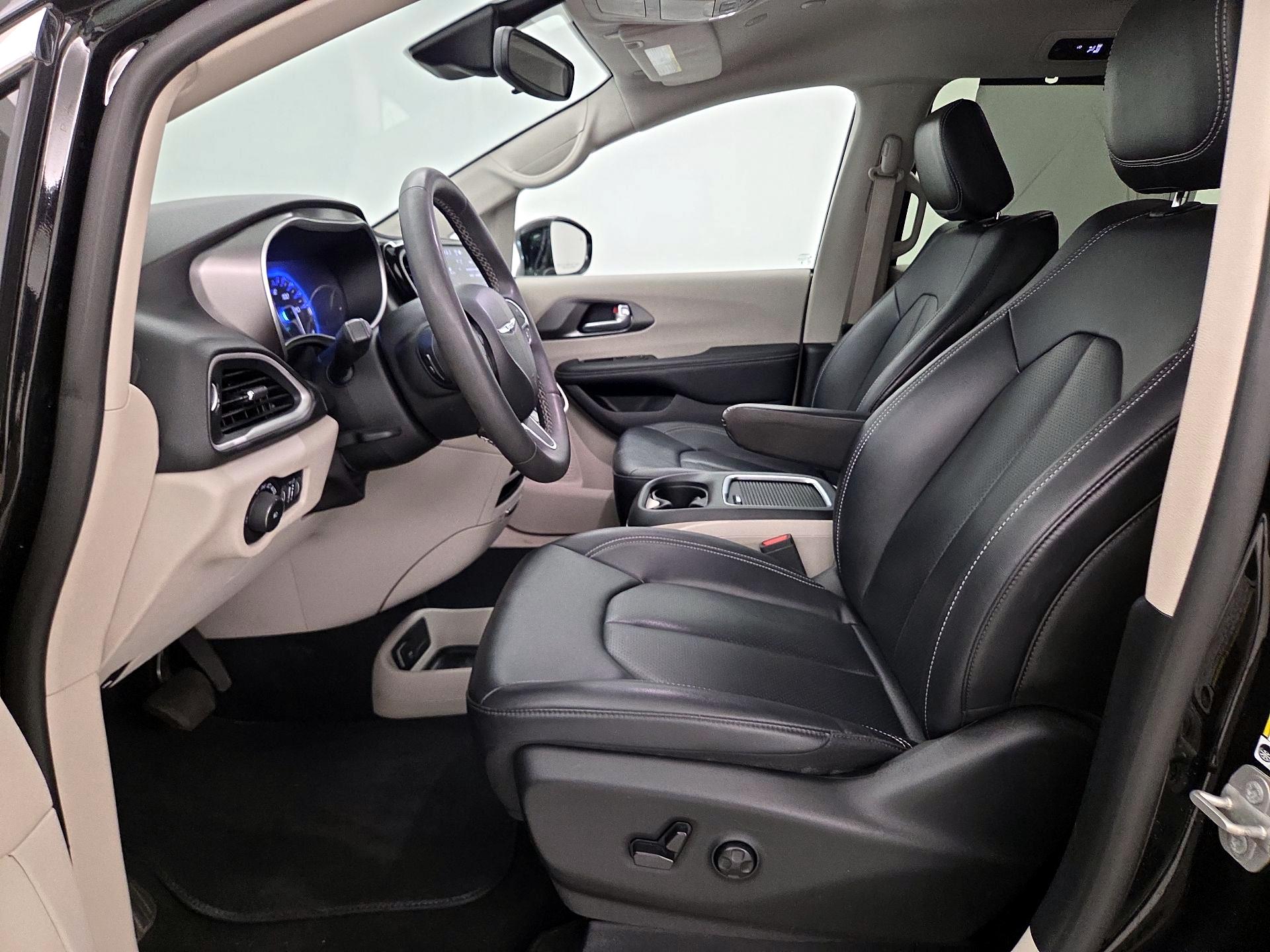 Thumbnail: 2024 Chrysler Pacifica - 11