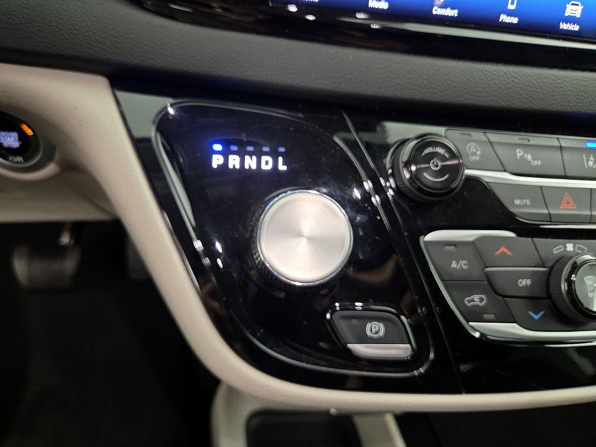 Thumbnail: 2024 Chrysler Pacifica - 17