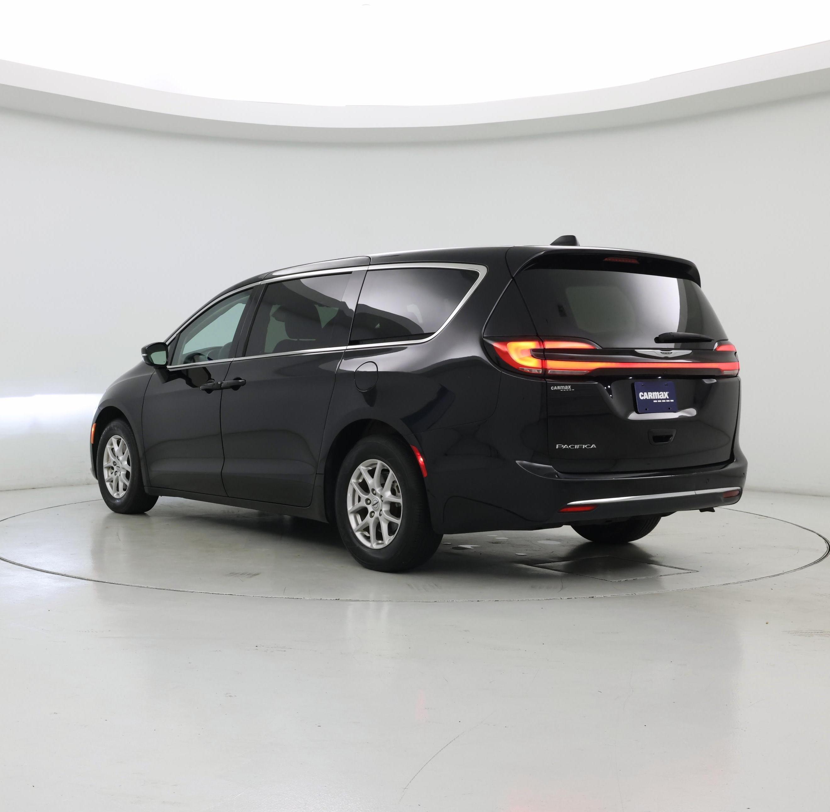 Thumbnail: 2024 Chrysler Pacifica - 2