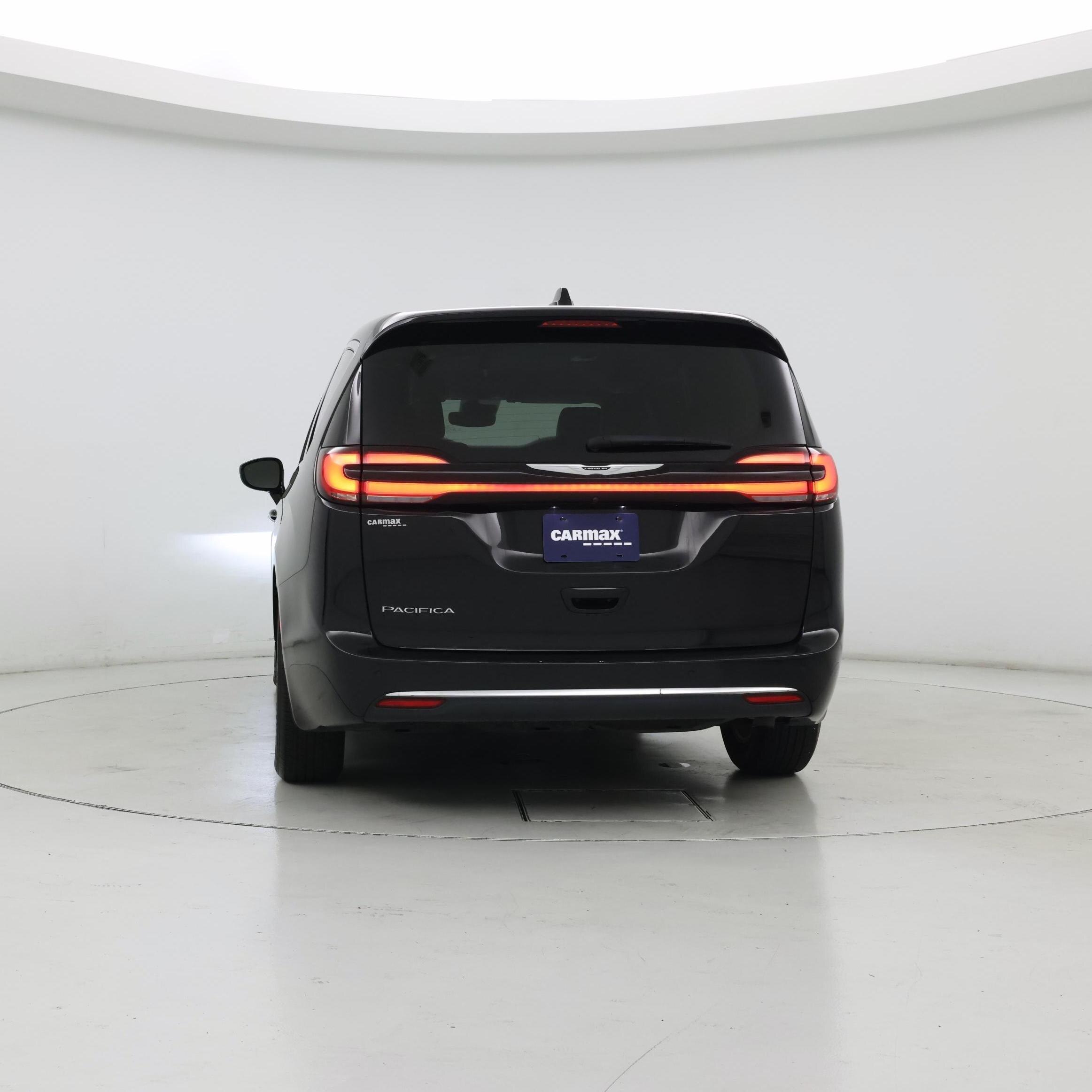 Thumbnail: 2024 Chrysler Pacifica - 6