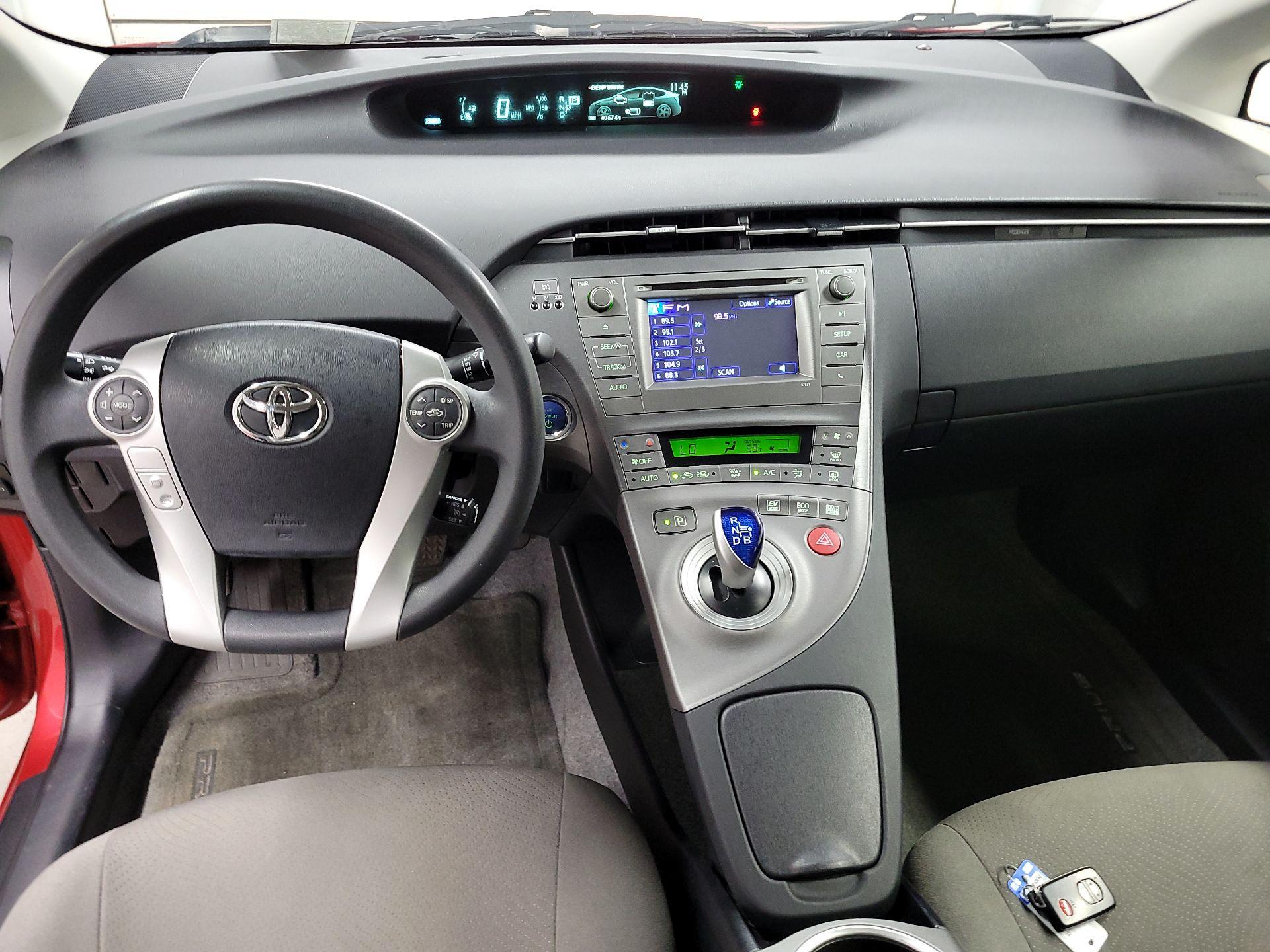 Thumbnail: 2015 Toyota Prius - 9