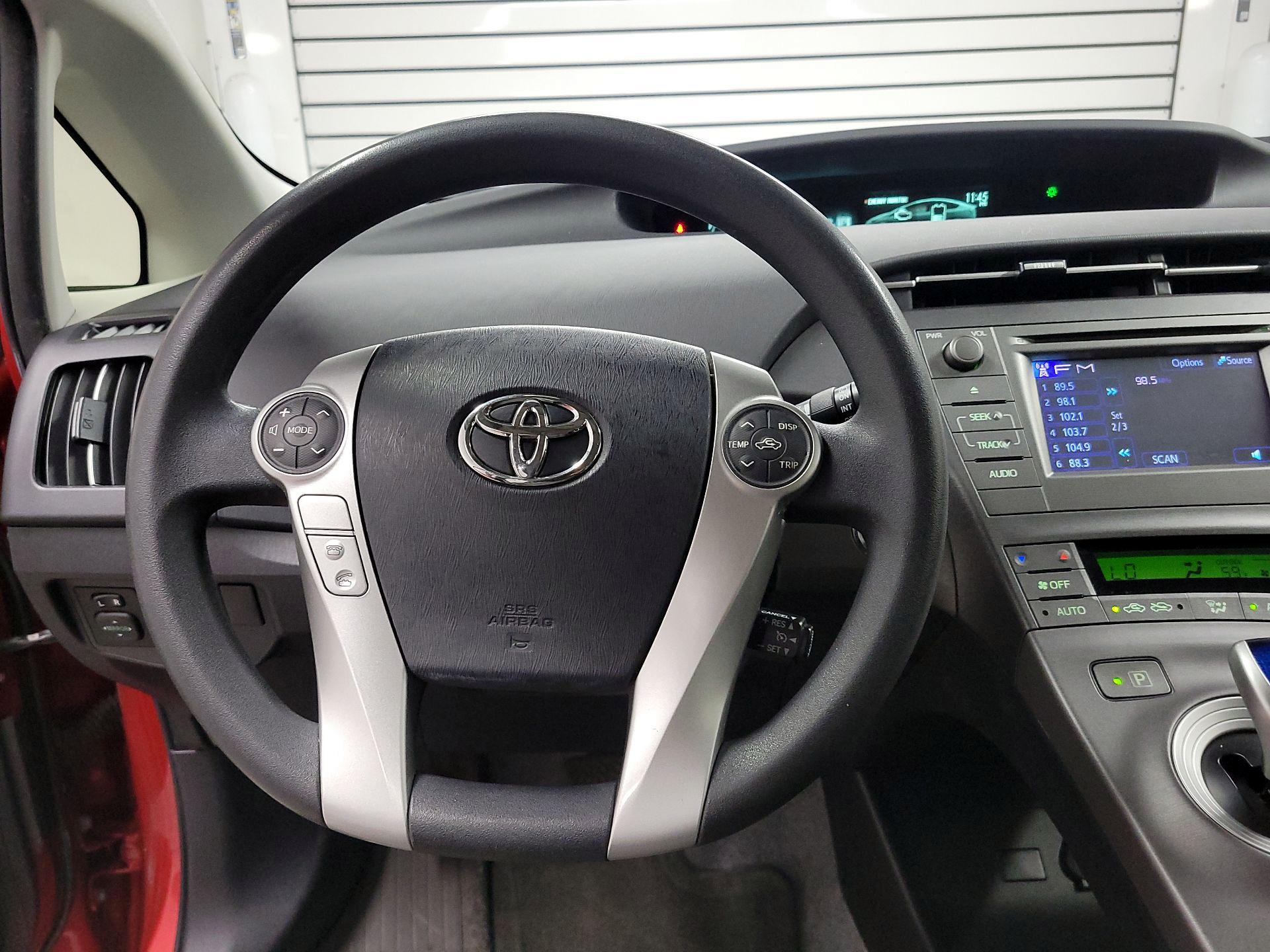 Thumbnail: 2015 Toyota Prius - 10