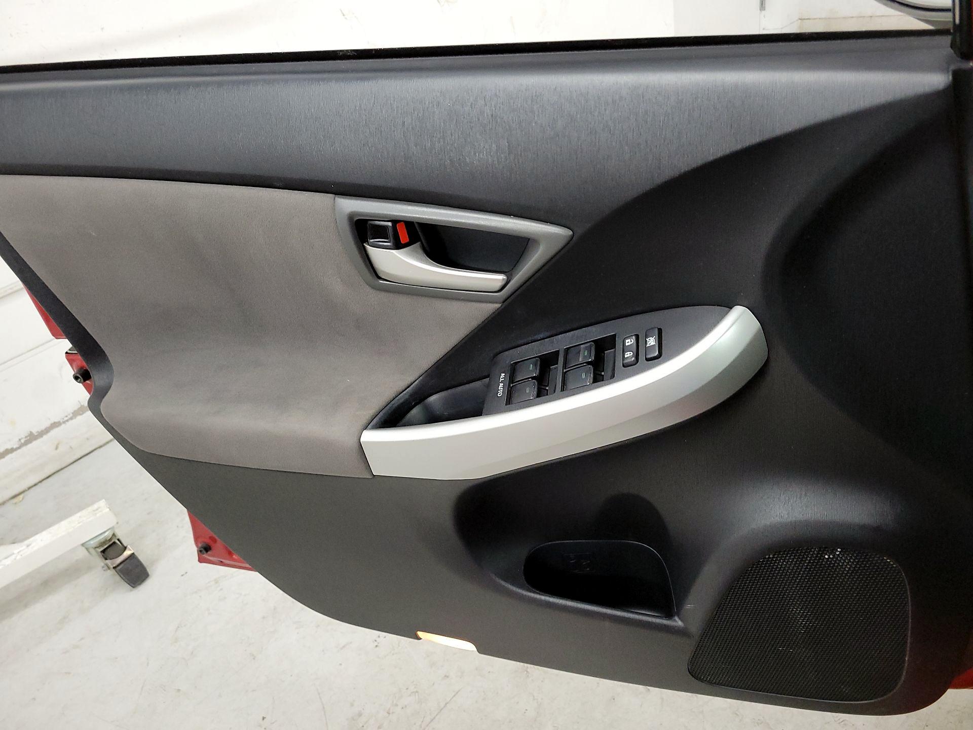 Thumbnail: 2015 Toyota Prius - 12