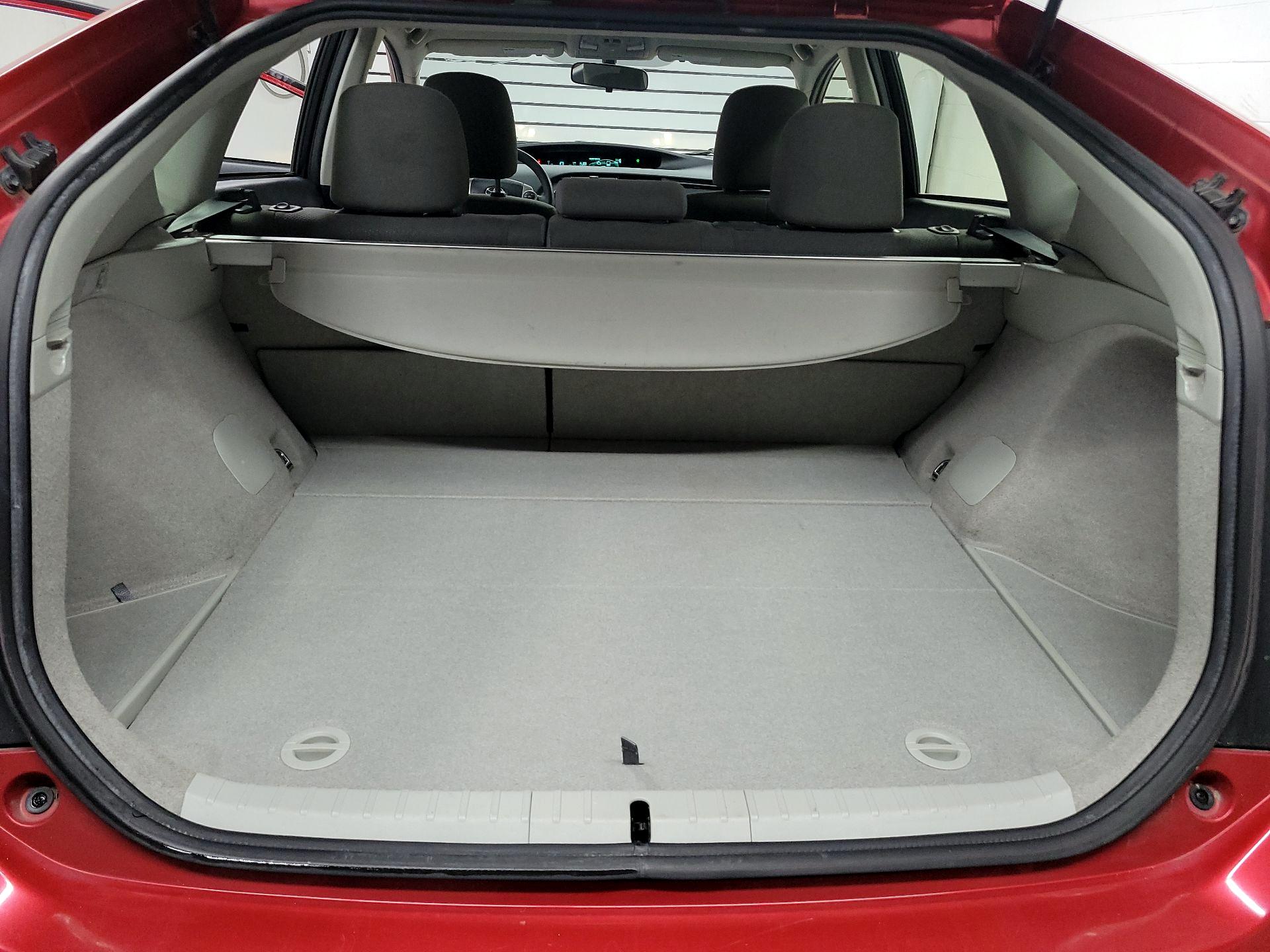 Thumbnail: 2015 Toyota Prius - 17
