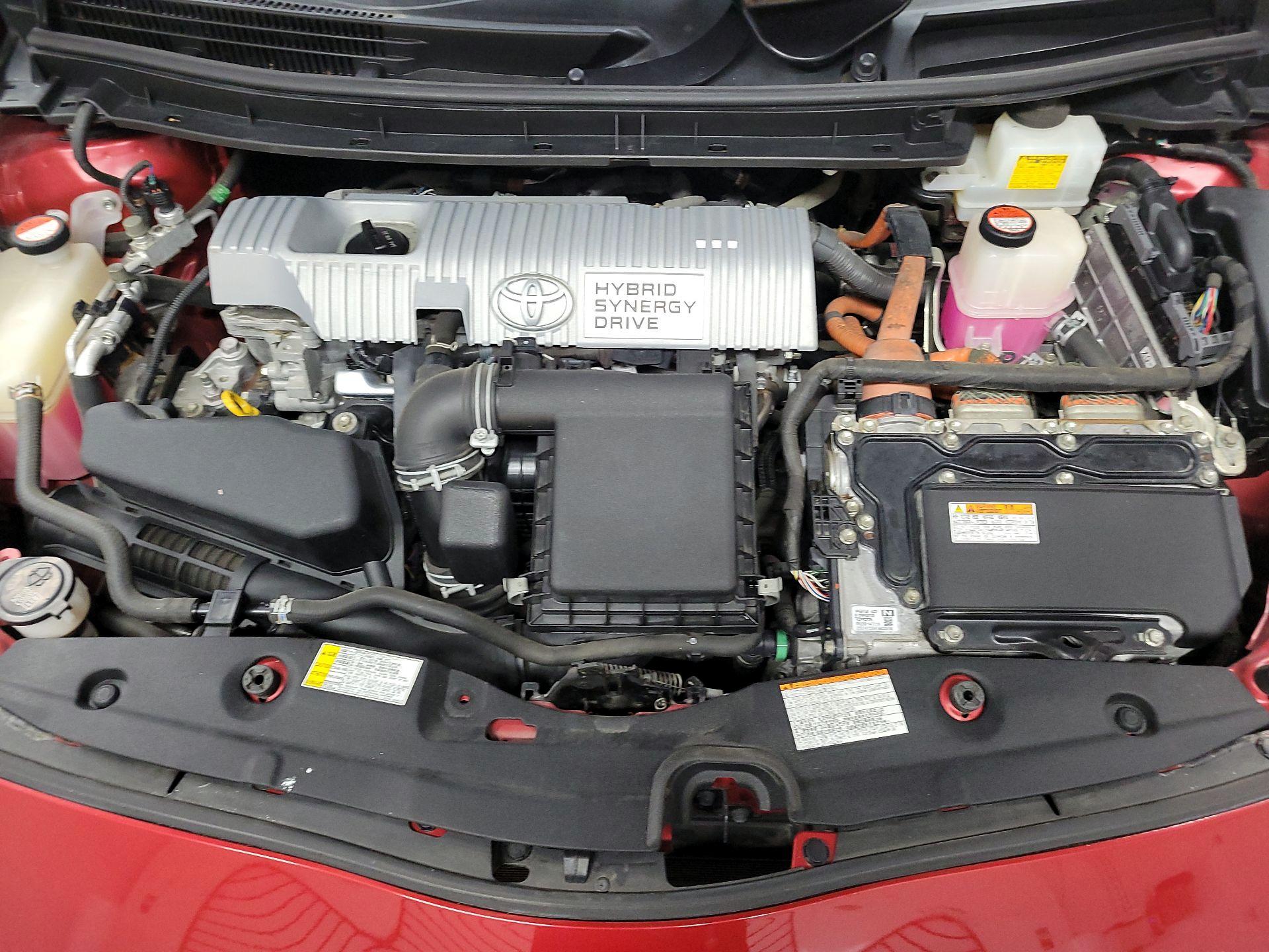 Thumbnail: 2015 Toyota Prius - 18