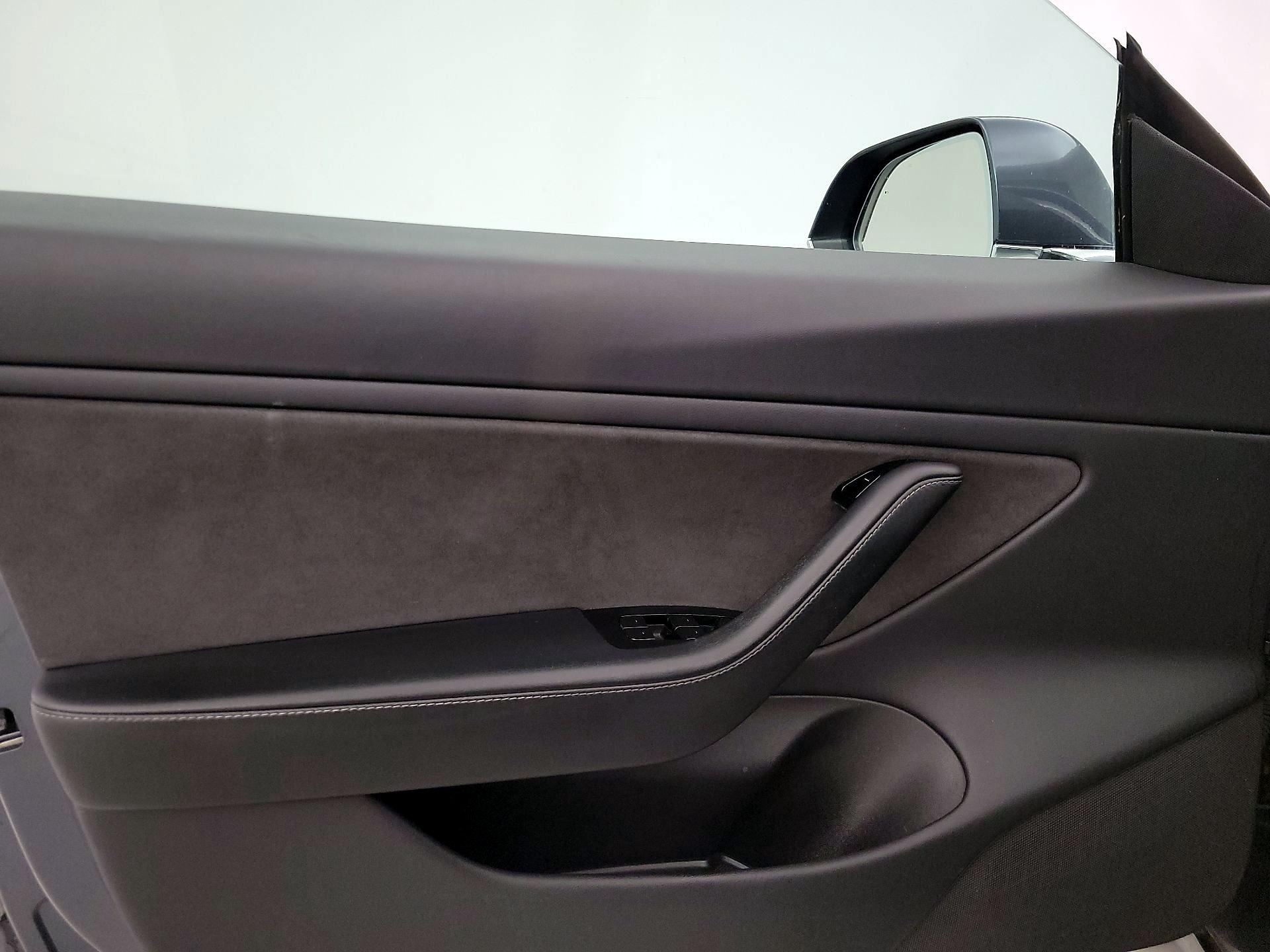 Thumbnail: 2020 Tesla Model 3 - 12