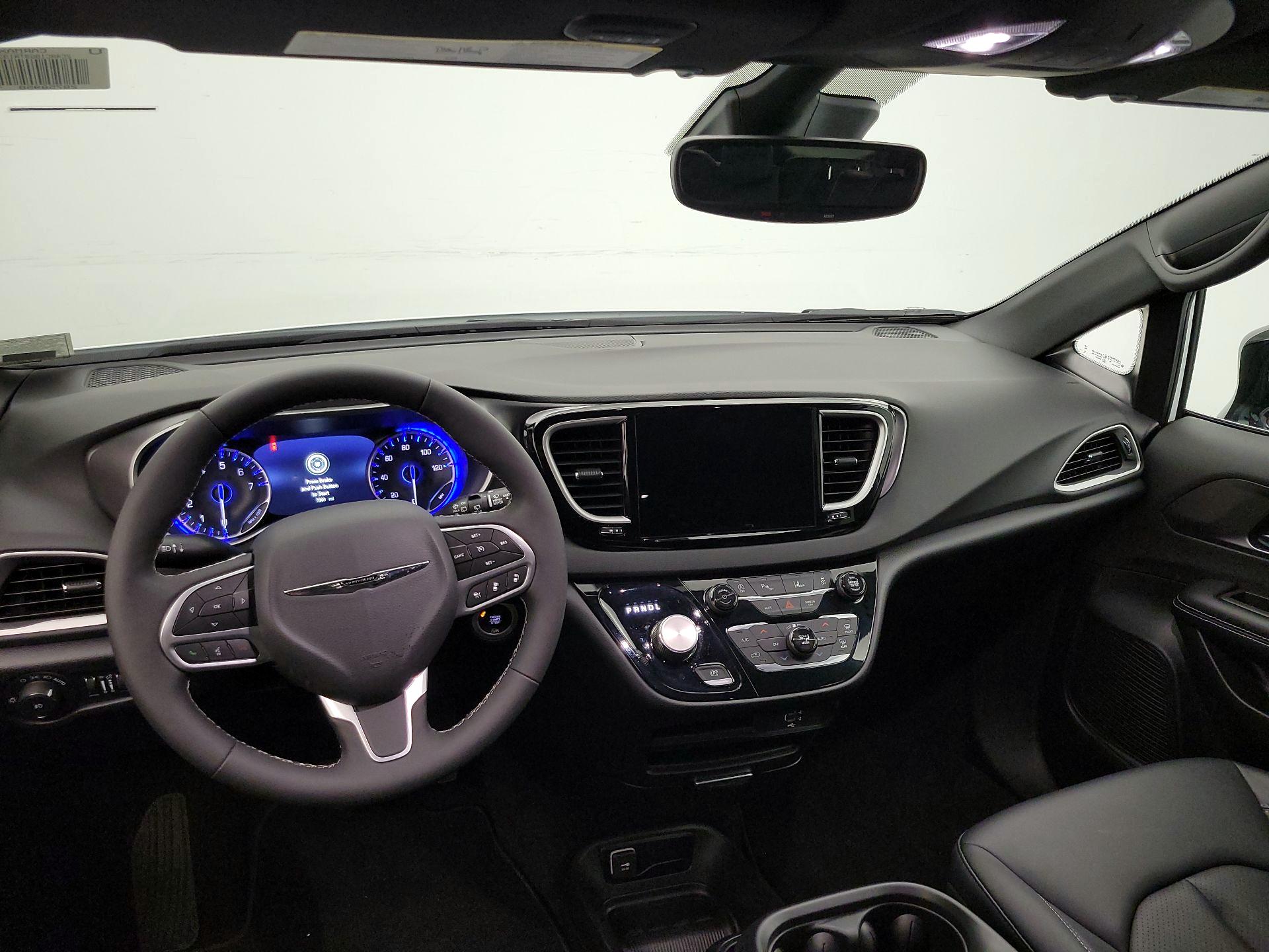 Thumbnail: 2026 Chrysler Pacifica - 9