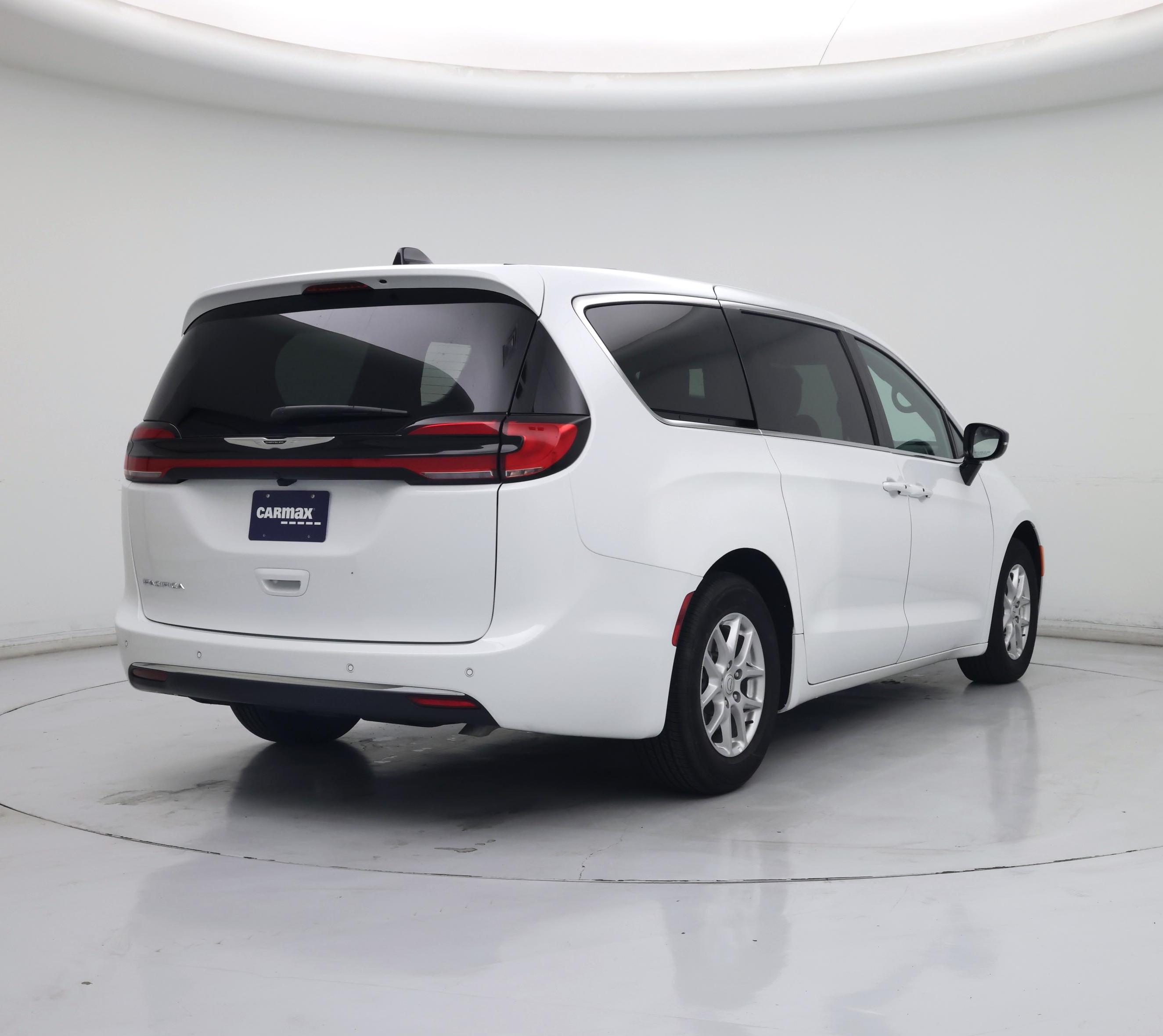 Thumbnail: 2026 Chrysler Pacifica - 8