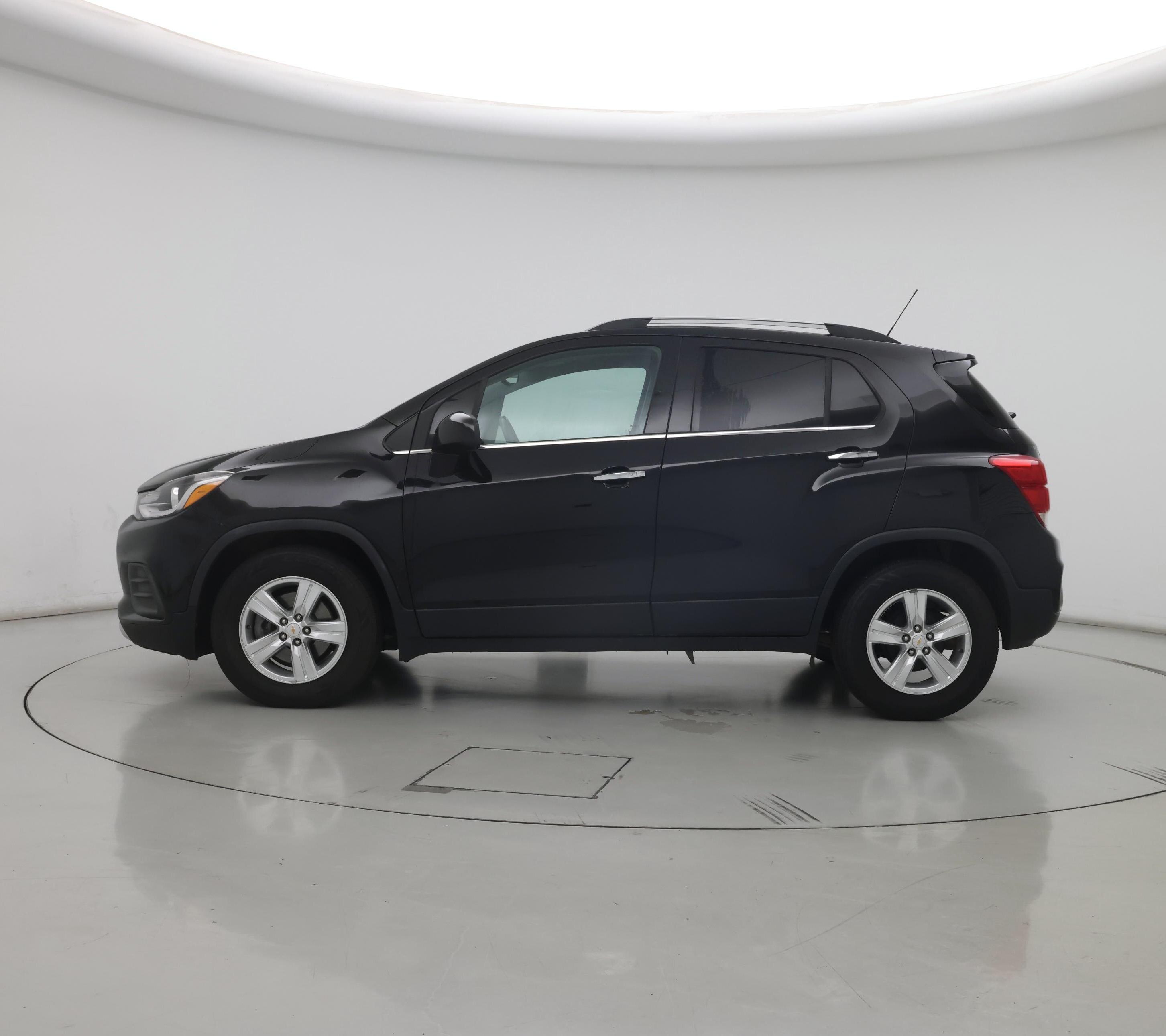 Thumbnail: 2020 Chevrolet Trax - 3