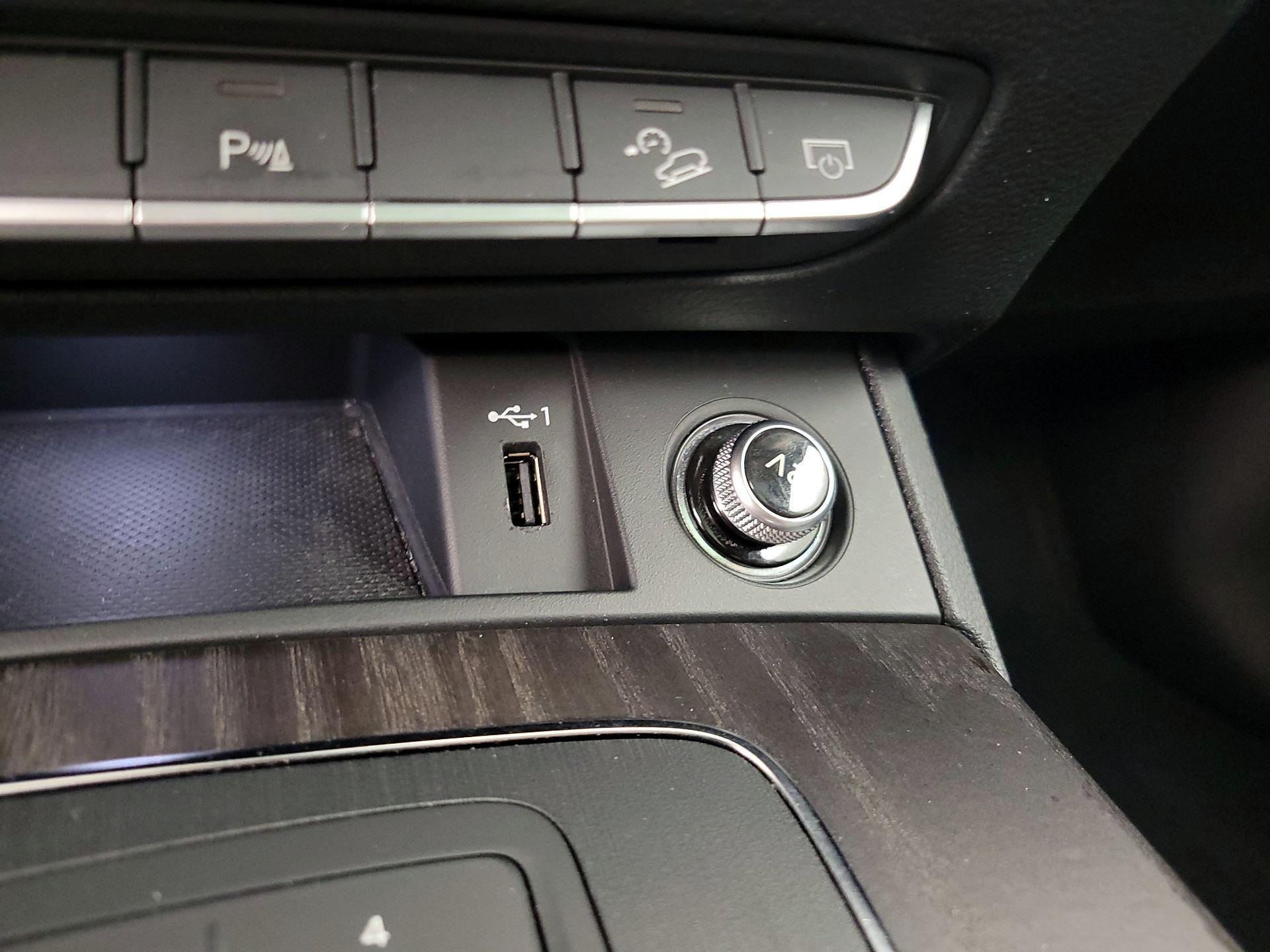 Thumbnail: 2020 Audi Q5 - 16