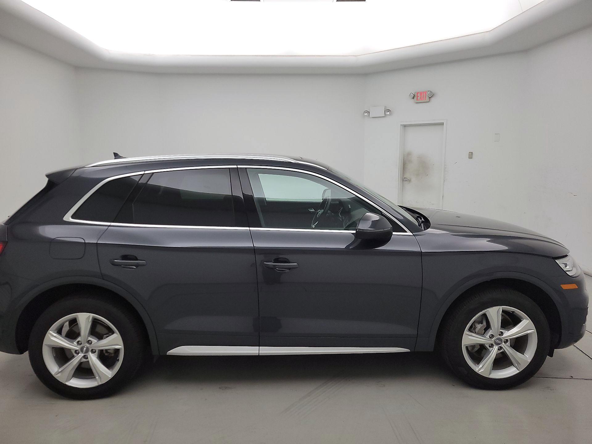 Thumbnail: 2020 Audi Q5 - 4