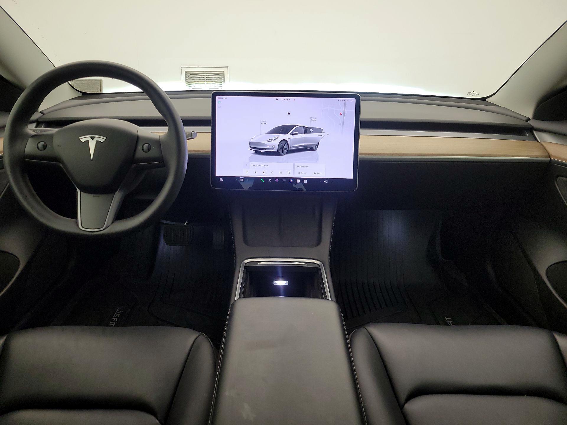 Thumbnail: 2022 Tesla Model 3 - 9