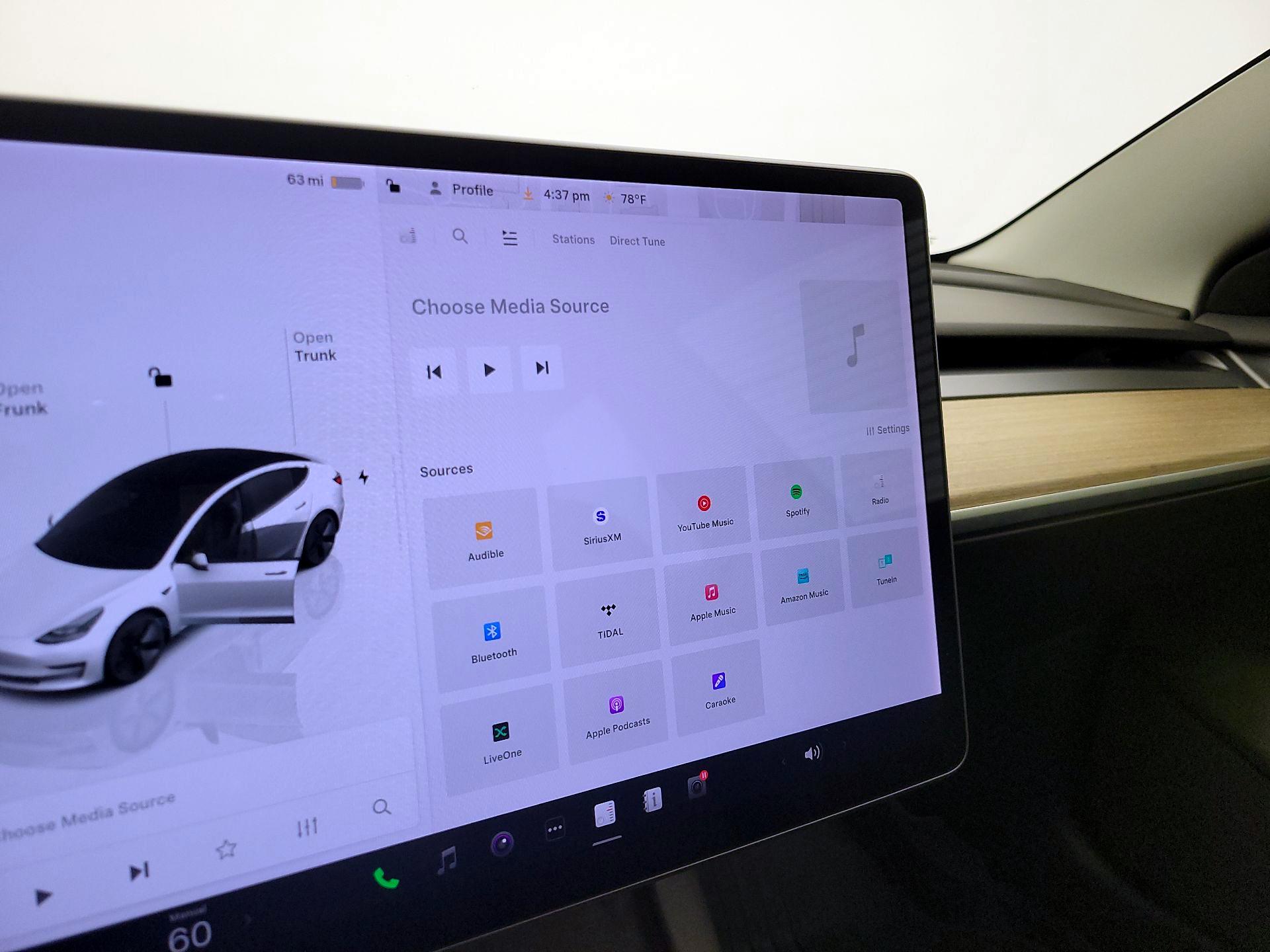 Thumbnail: 2022 Tesla Model 3 - 15