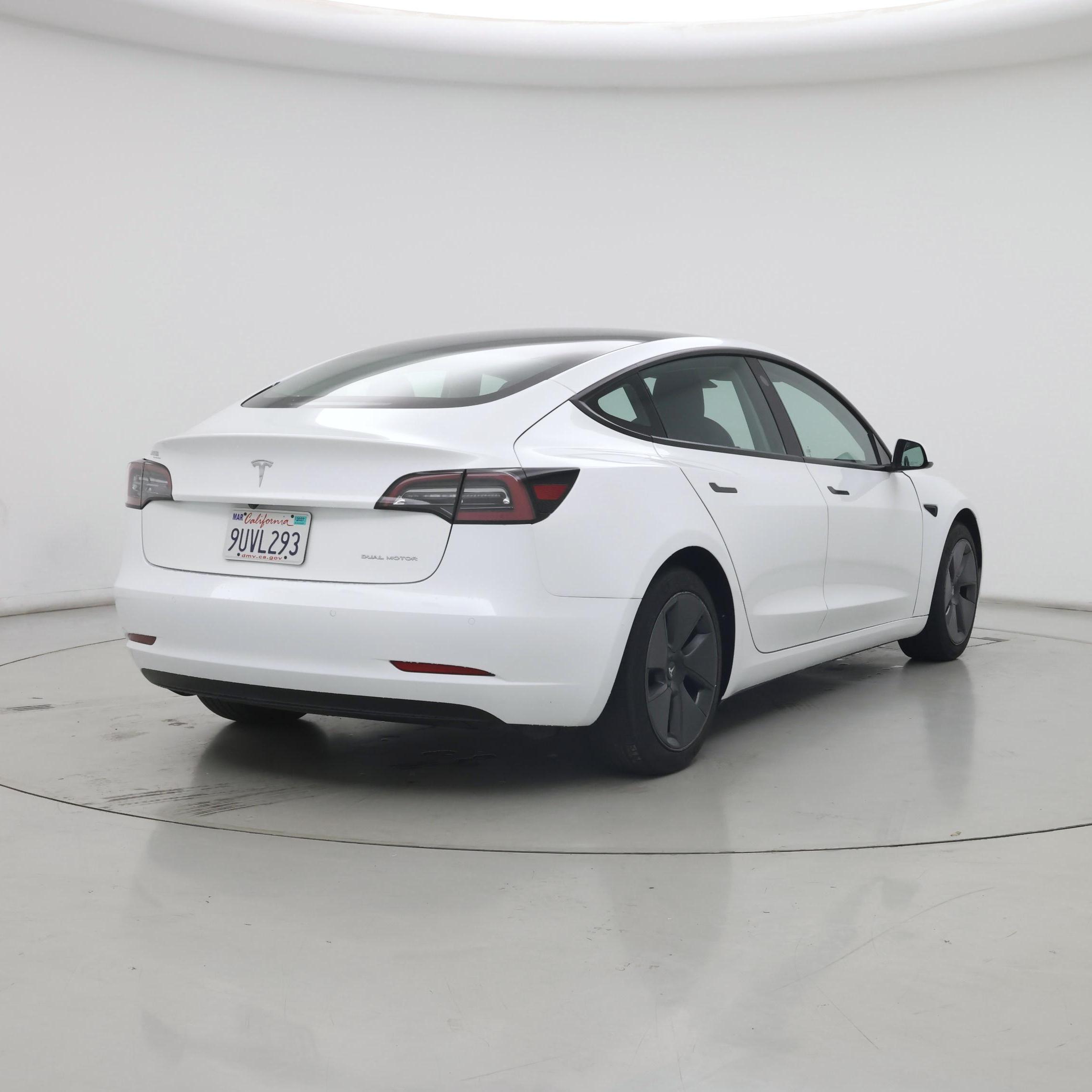 Thumbnail: 2022 Tesla Model 3 - 8