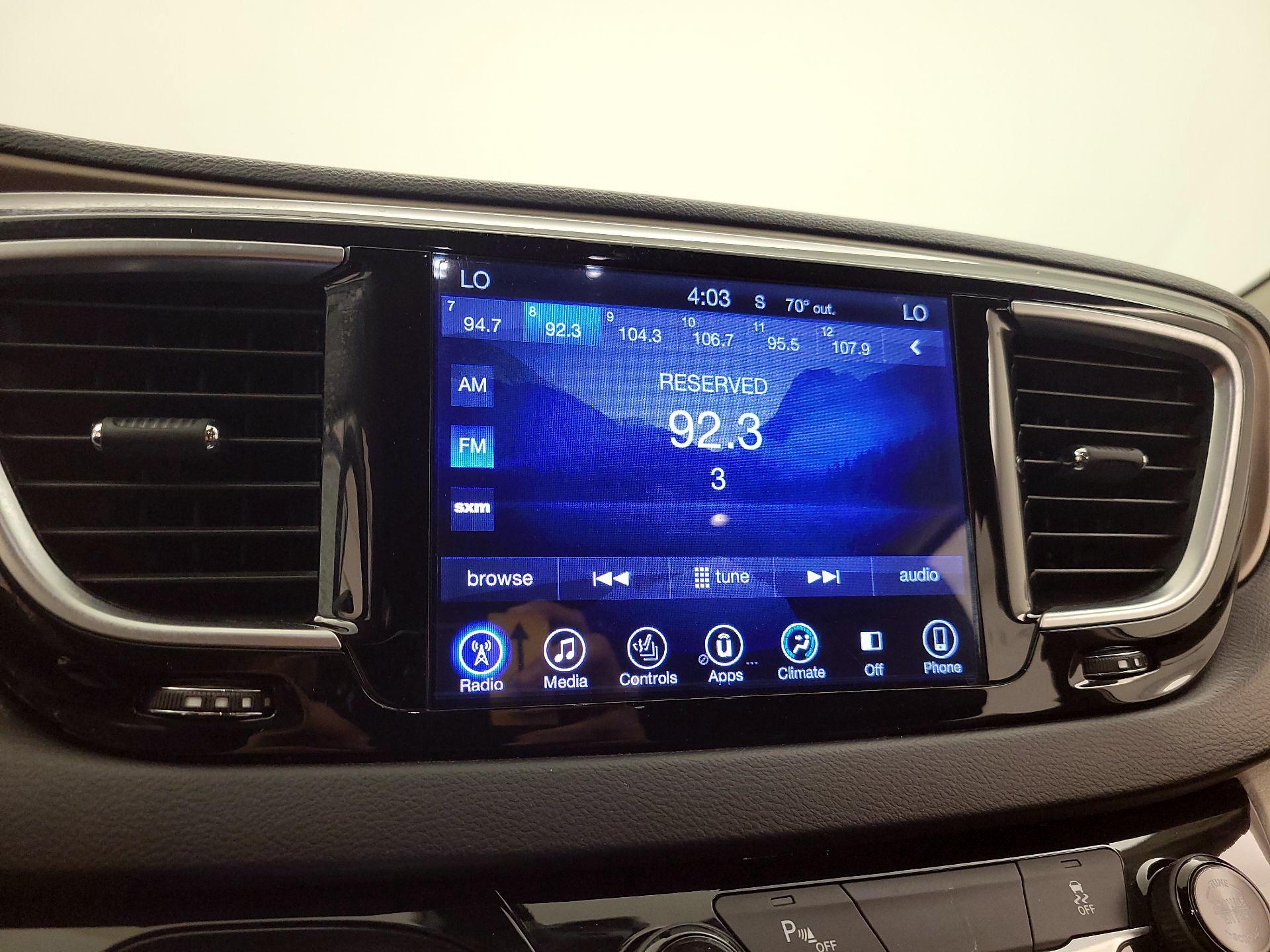 Thumbnail: 2017 Chrysler Pacifica - 15