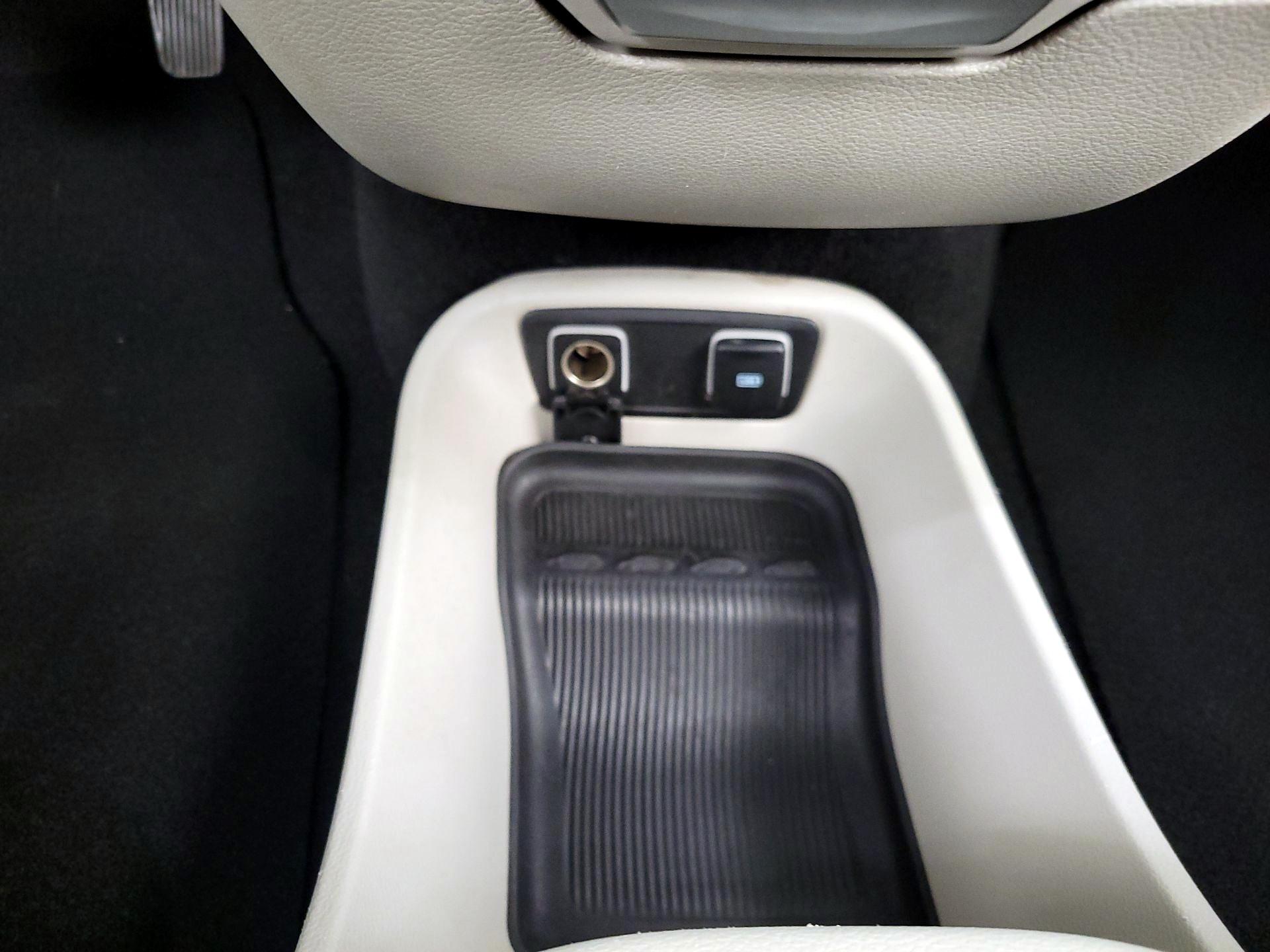 Thumbnail: 2017 Chrysler Pacifica - 18