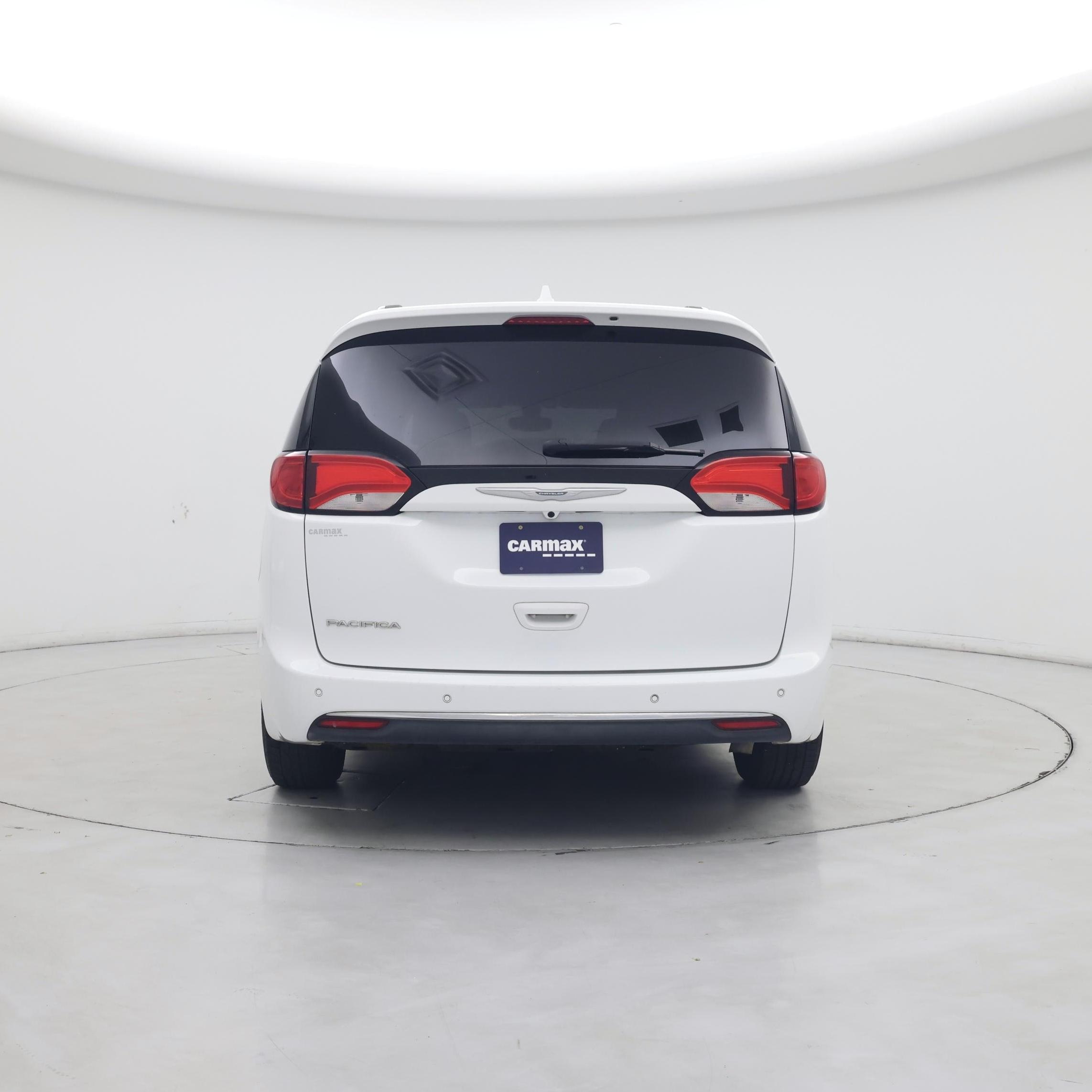 Thumbnail: 2017 Chrysler Pacifica - 6