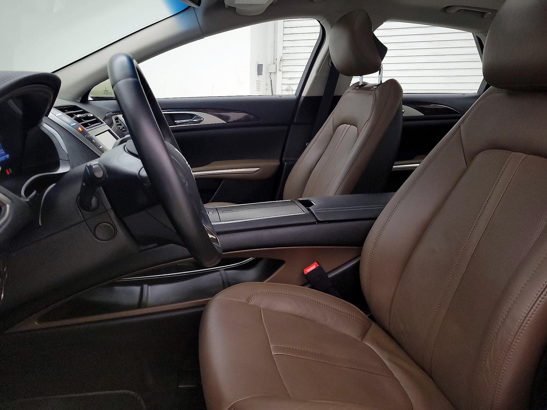 Thumbnail: 2015 Lincoln MKZ - 11