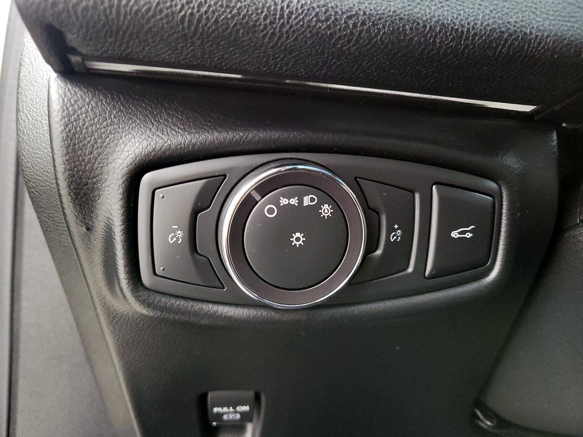 Thumbnail: 2015 Lincoln MKZ - 13