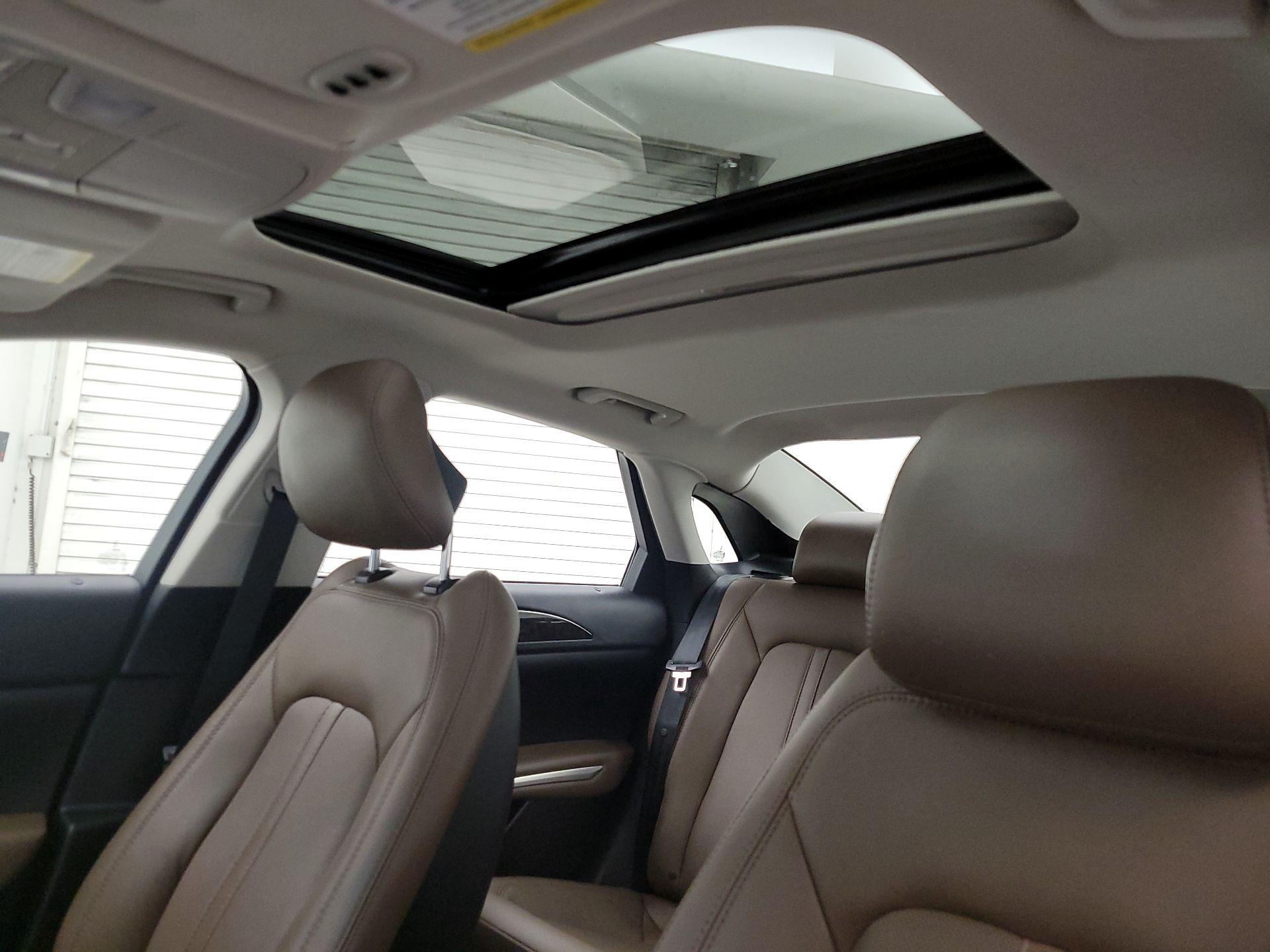Thumbnail: 2015 Lincoln MKZ - 19