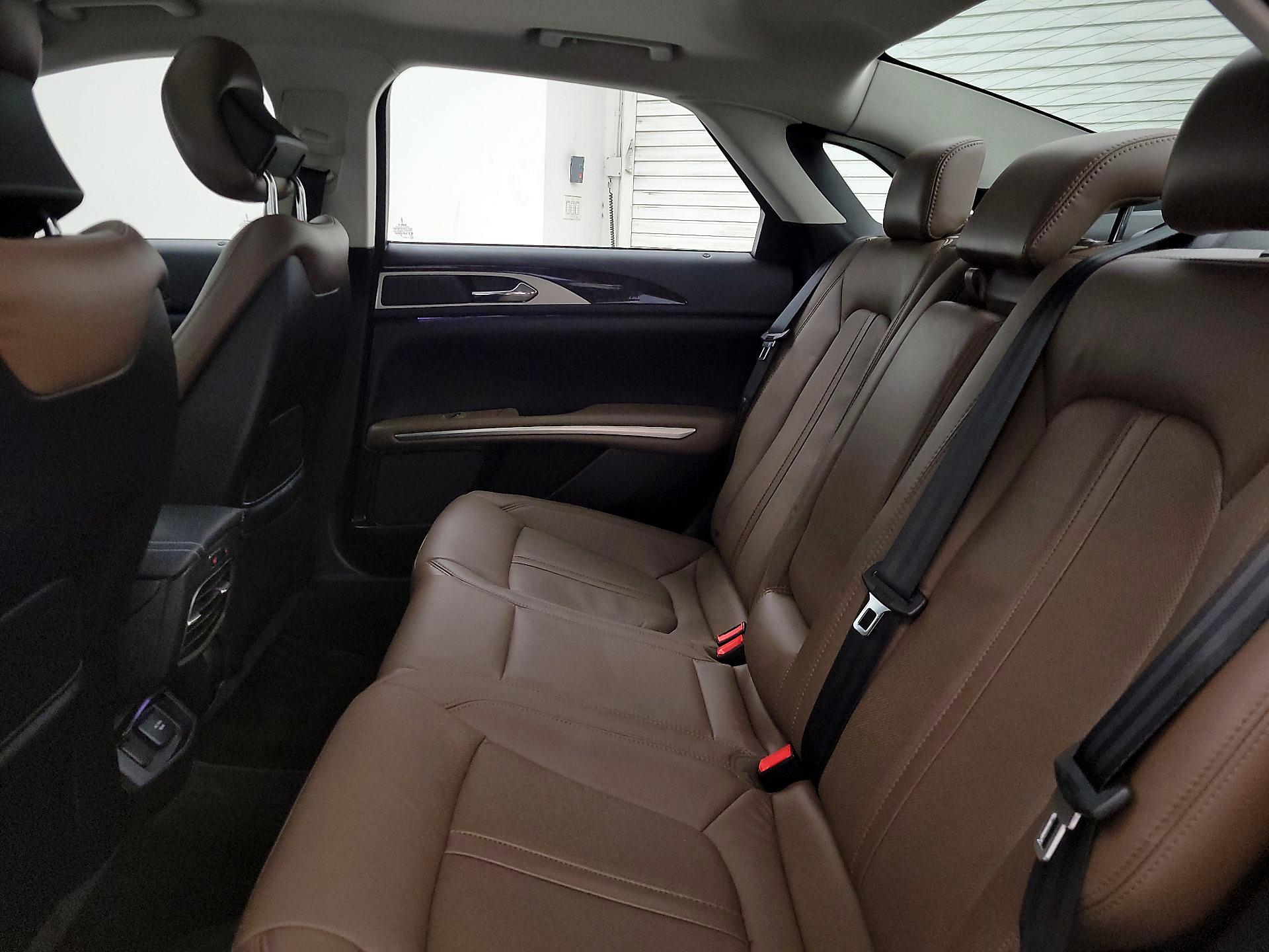 Thumbnail: 2015 Lincoln MKZ - 20