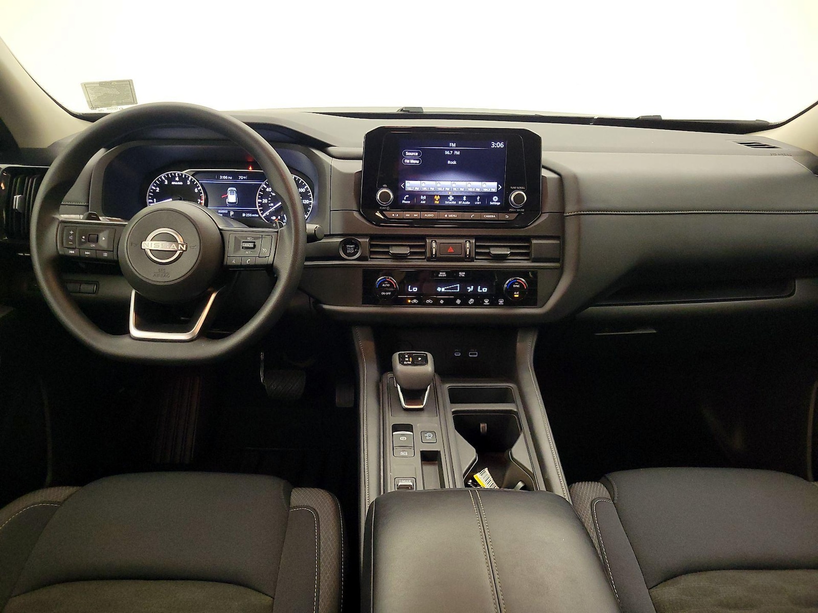 2025 Nissan Pathfinder S - Photo 10