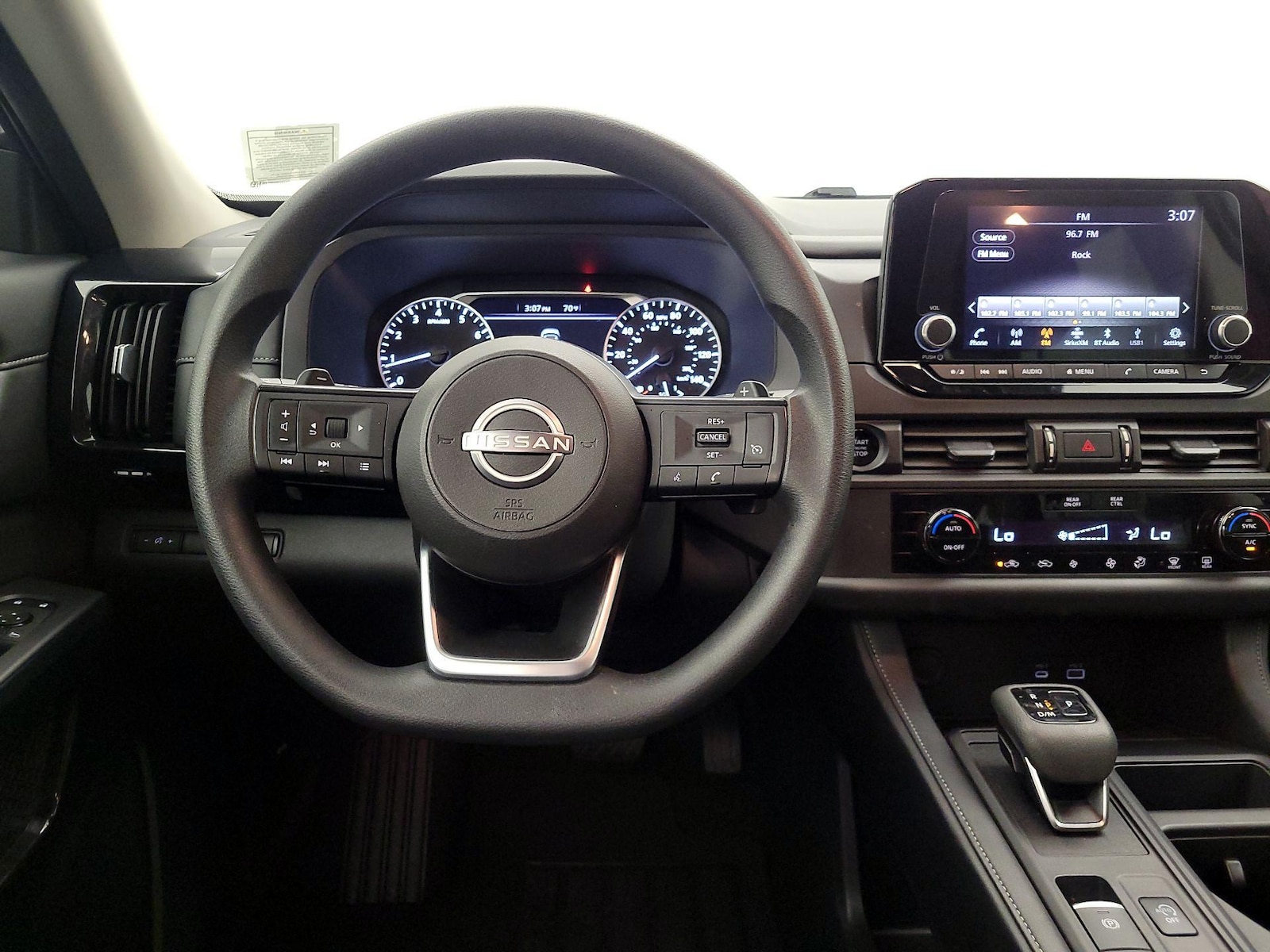 2025 Nissan Pathfinder S - Photo 11