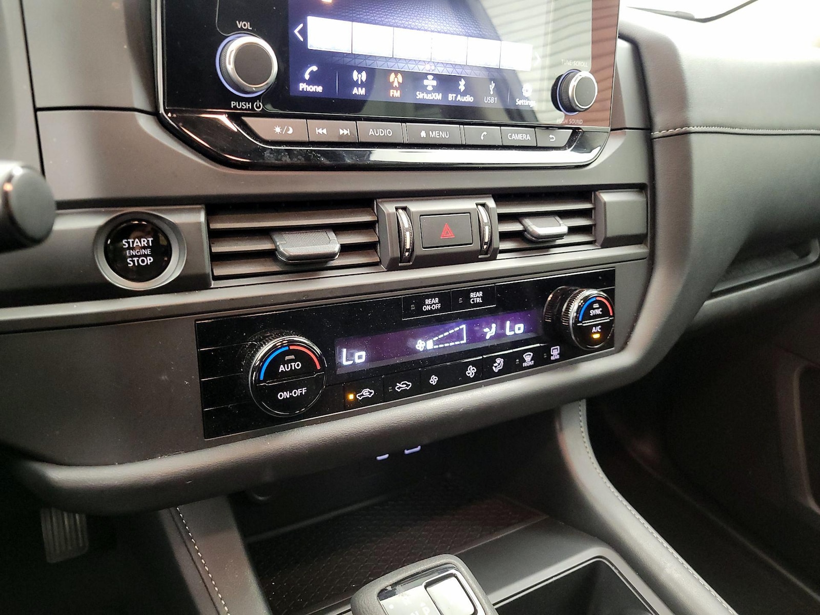 2025 Nissan Pathfinder S - Photo 17