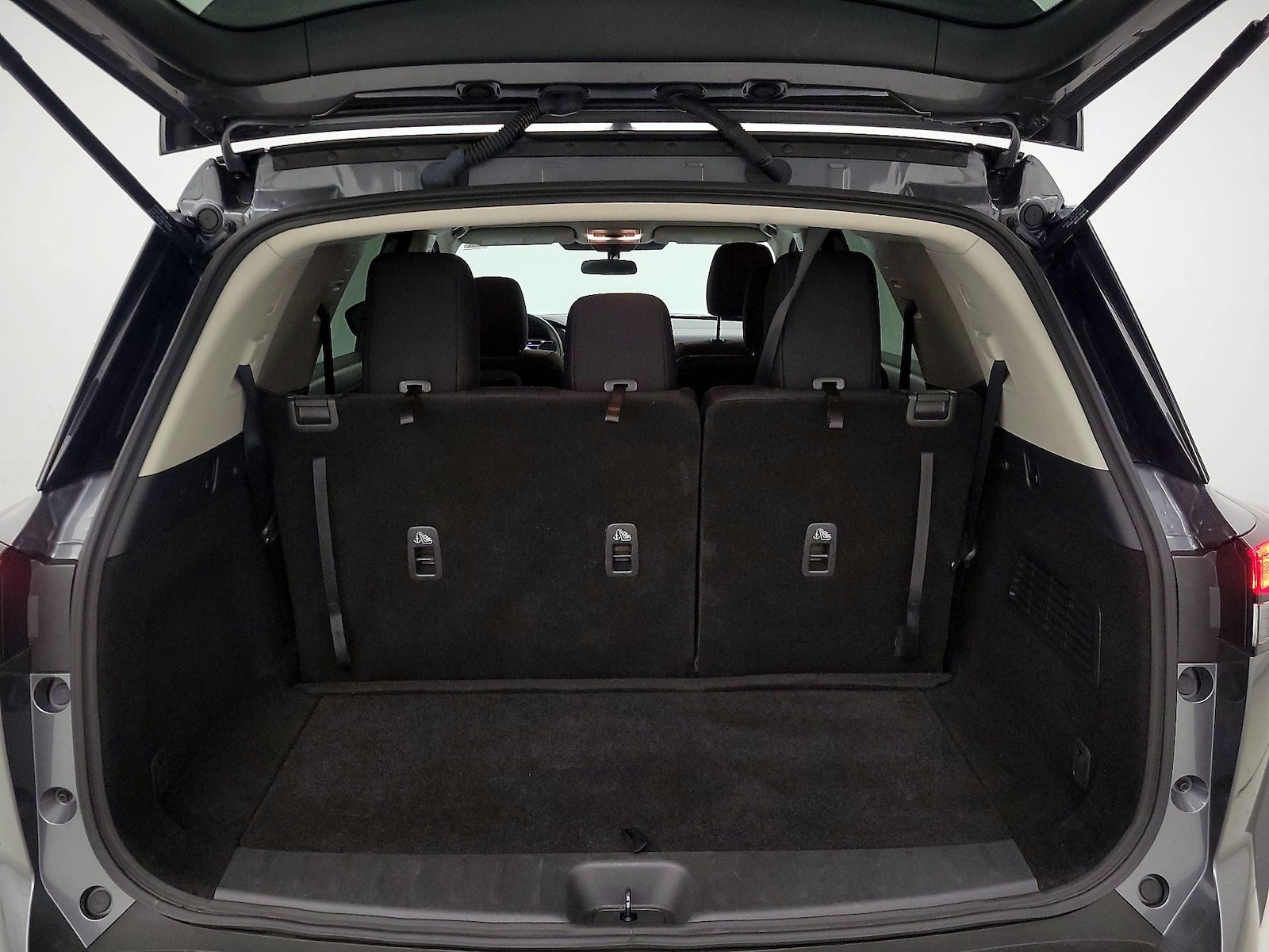 2025 Nissan Pathfinder S - Photo 22