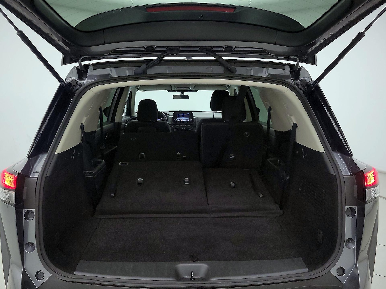 2025 Nissan Pathfinder S - Photo 23