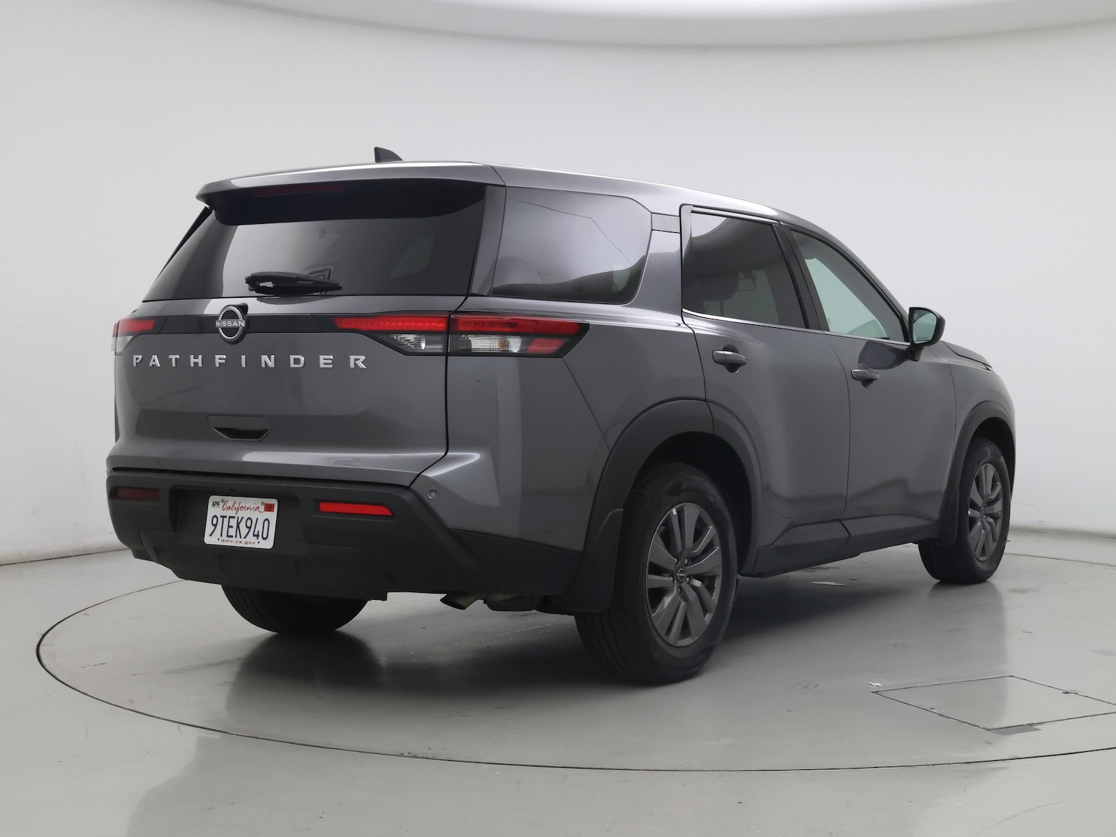 2025 Nissan Pathfinder S - Photo 9