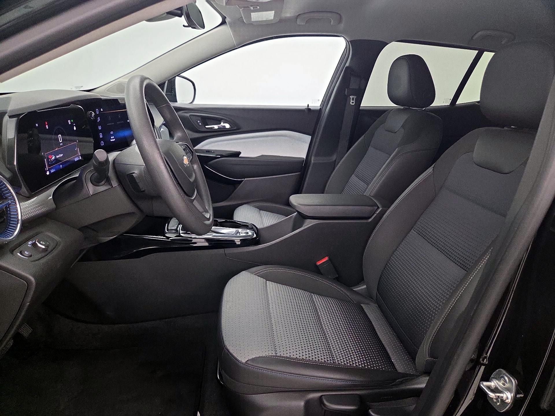 Thumbnail: 2025 Chevrolet Trax - 11