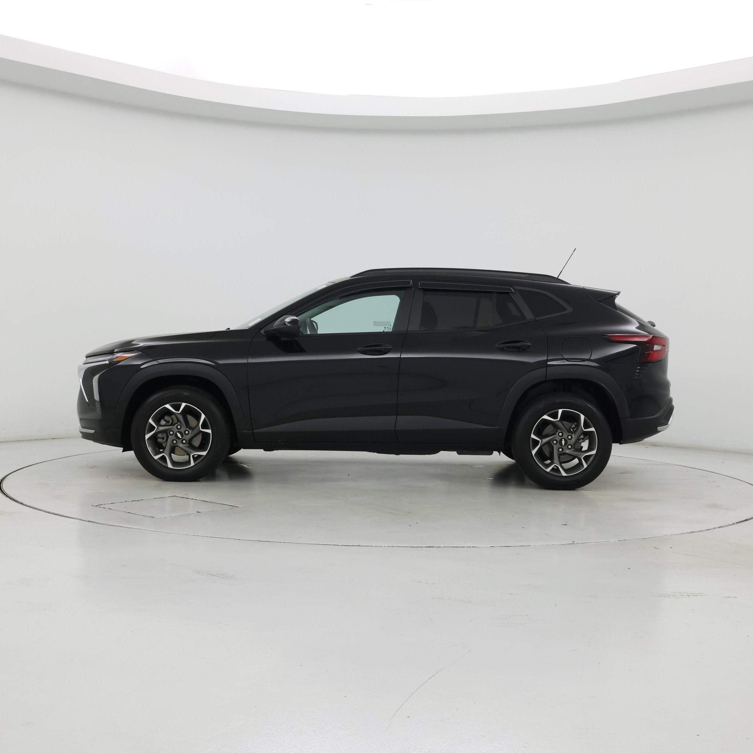 Thumbnail: 2025 Chevrolet Trax - 3