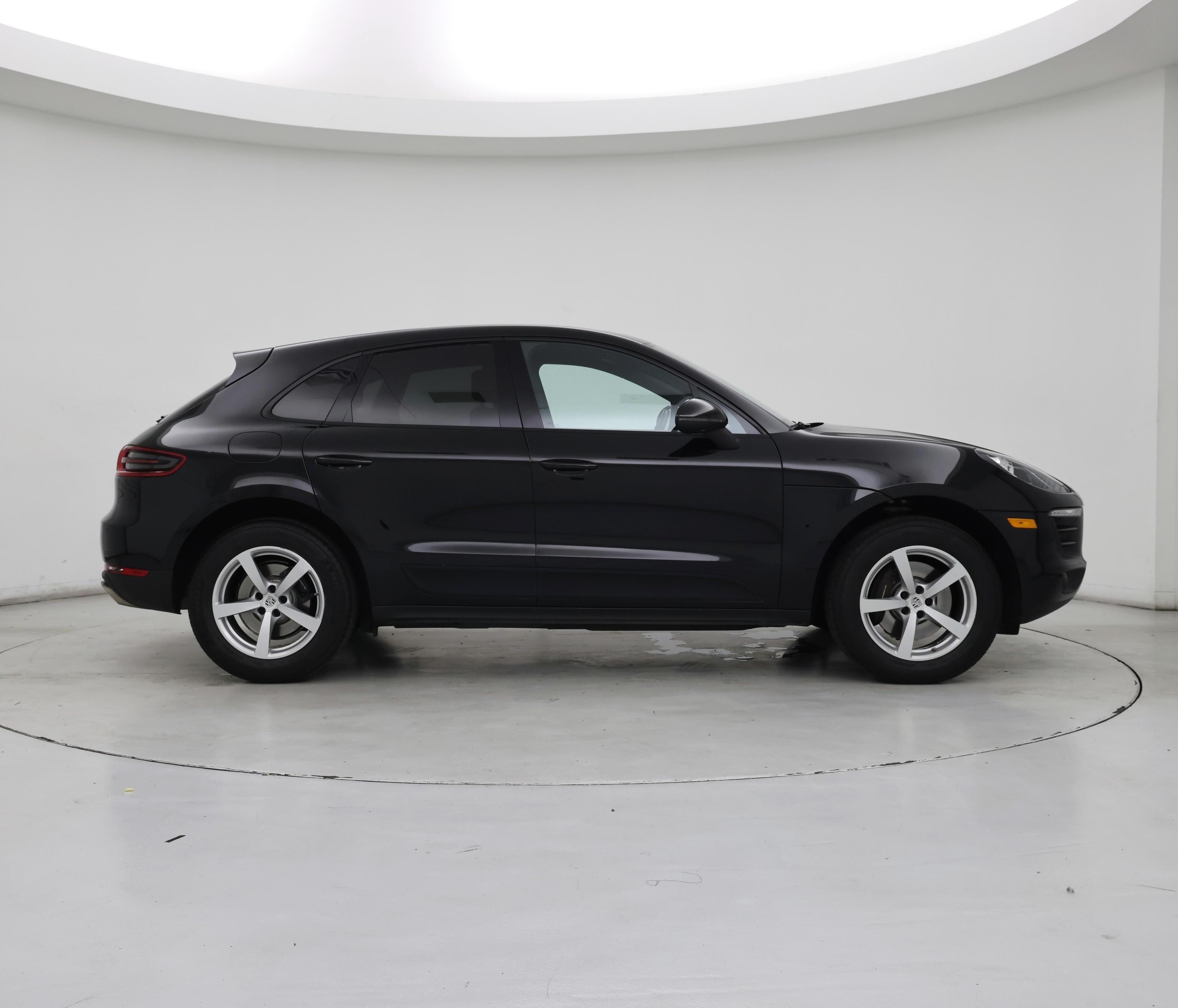 Thumbnail: 2017 Porsche Macan - 7