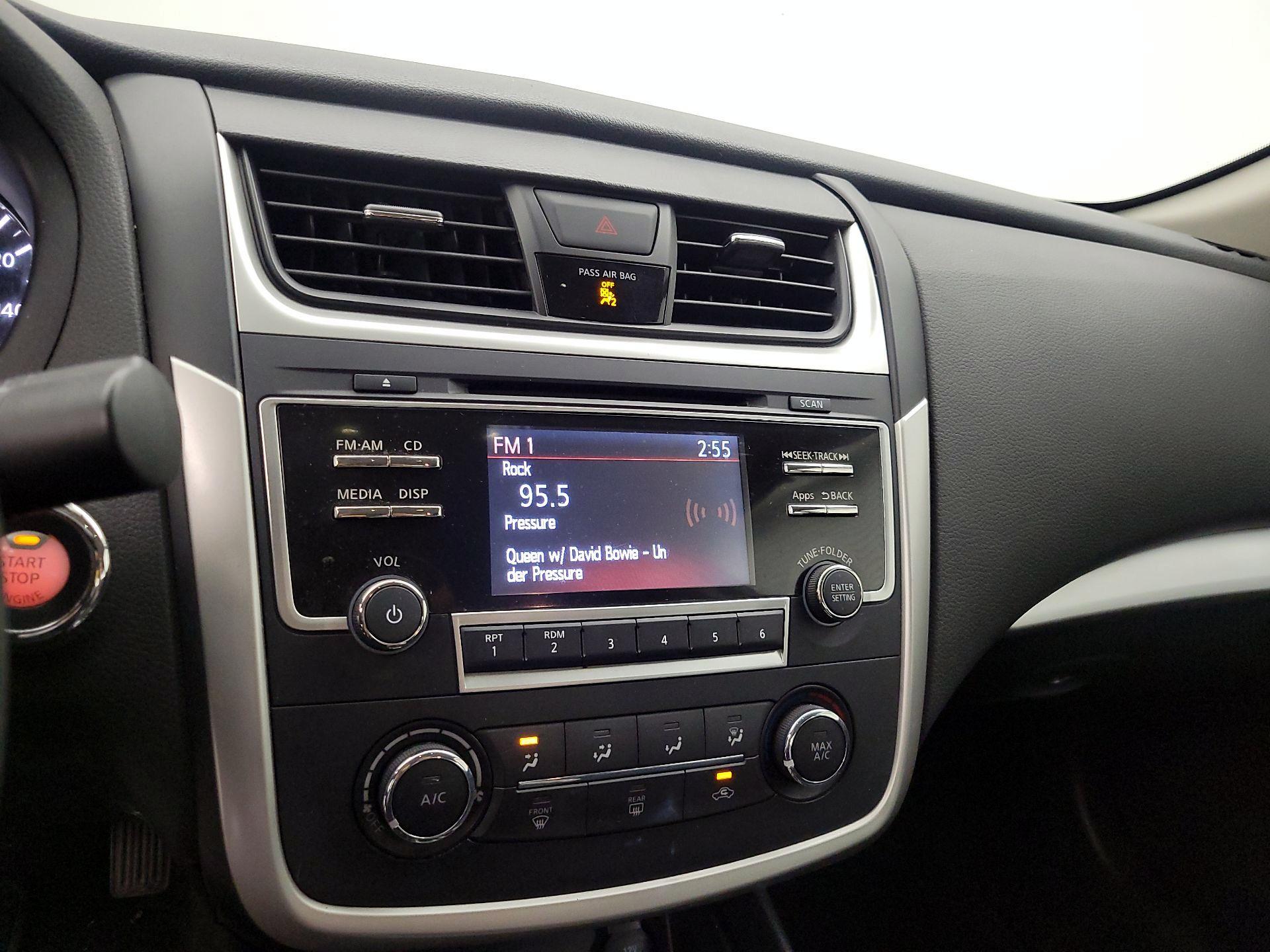 Thumbnail: 2016 Nissan Altima - 15