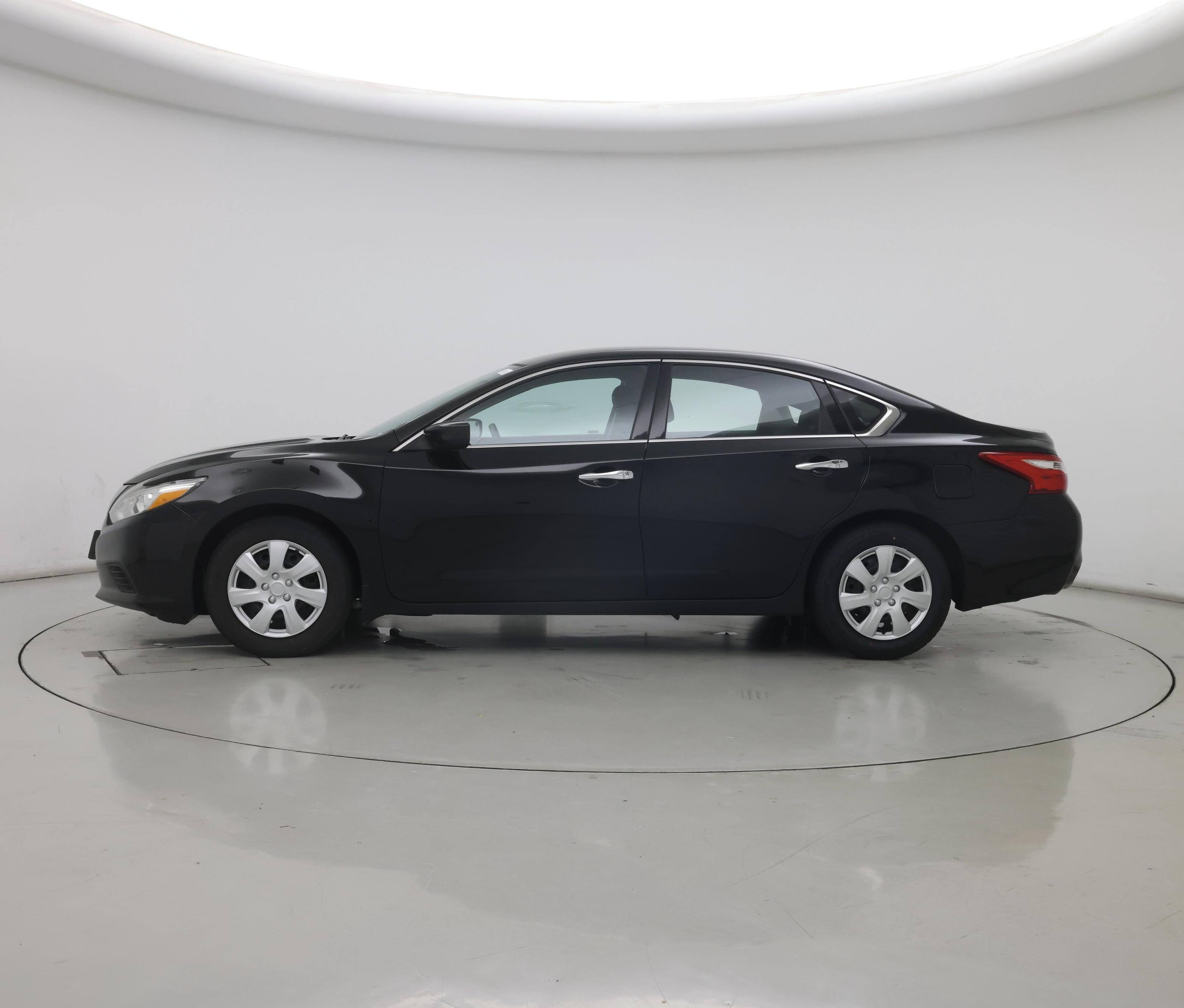 Thumbnail: 2016 Nissan Altima - 3