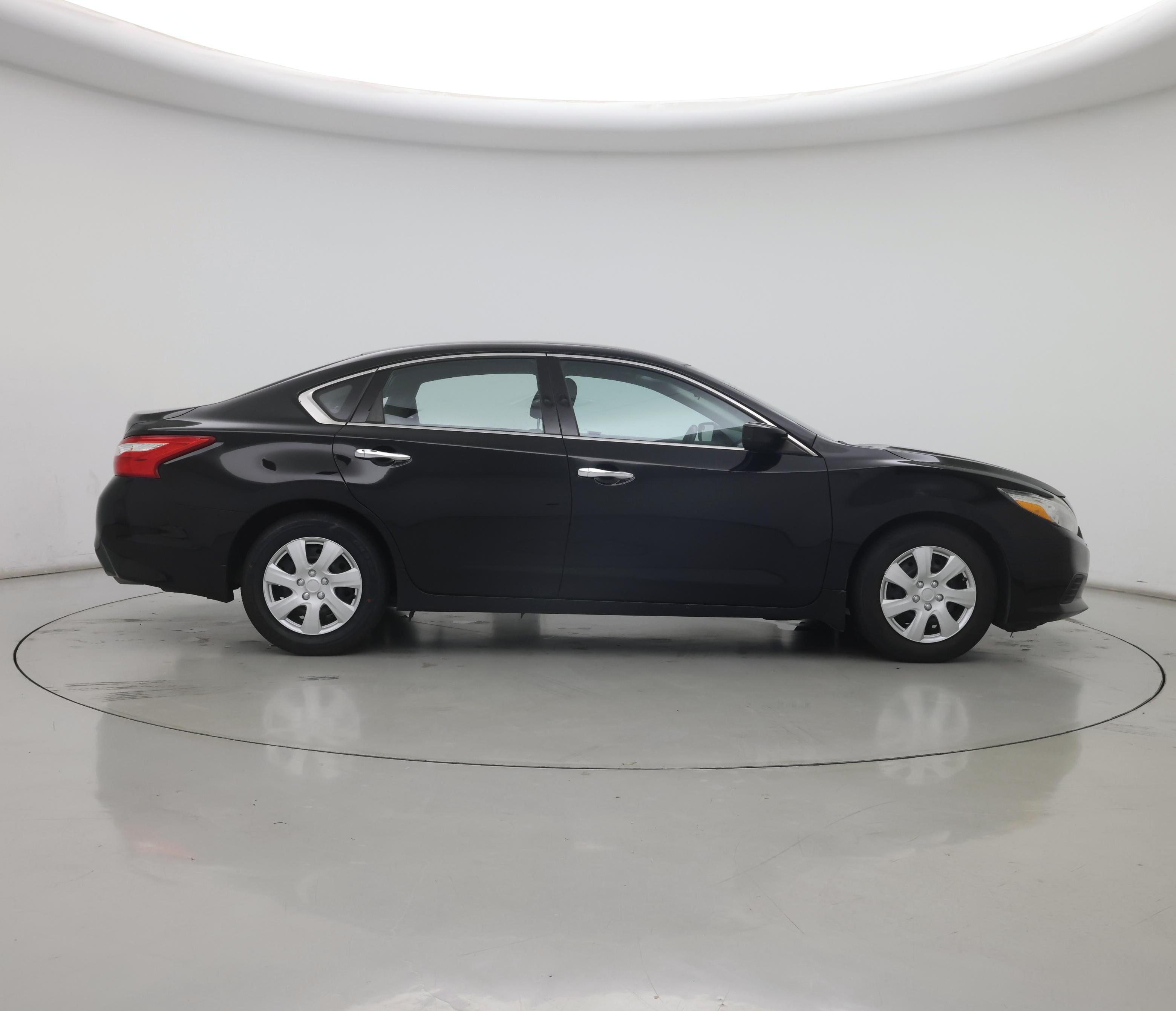 Thumbnail: 2016 Nissan Altima - 7