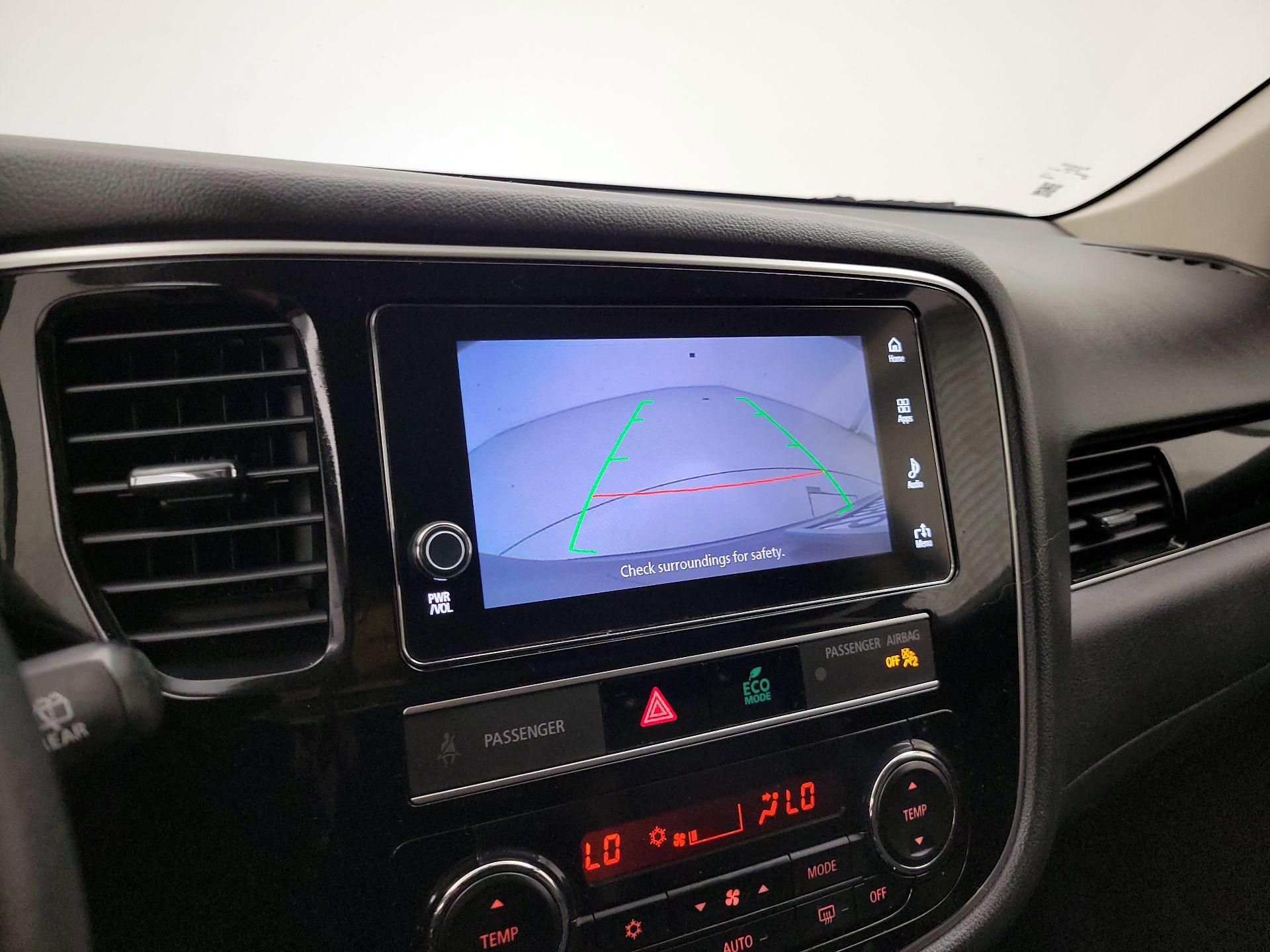 Thumbnail: 2019 Mitsubishi Outlander - 14