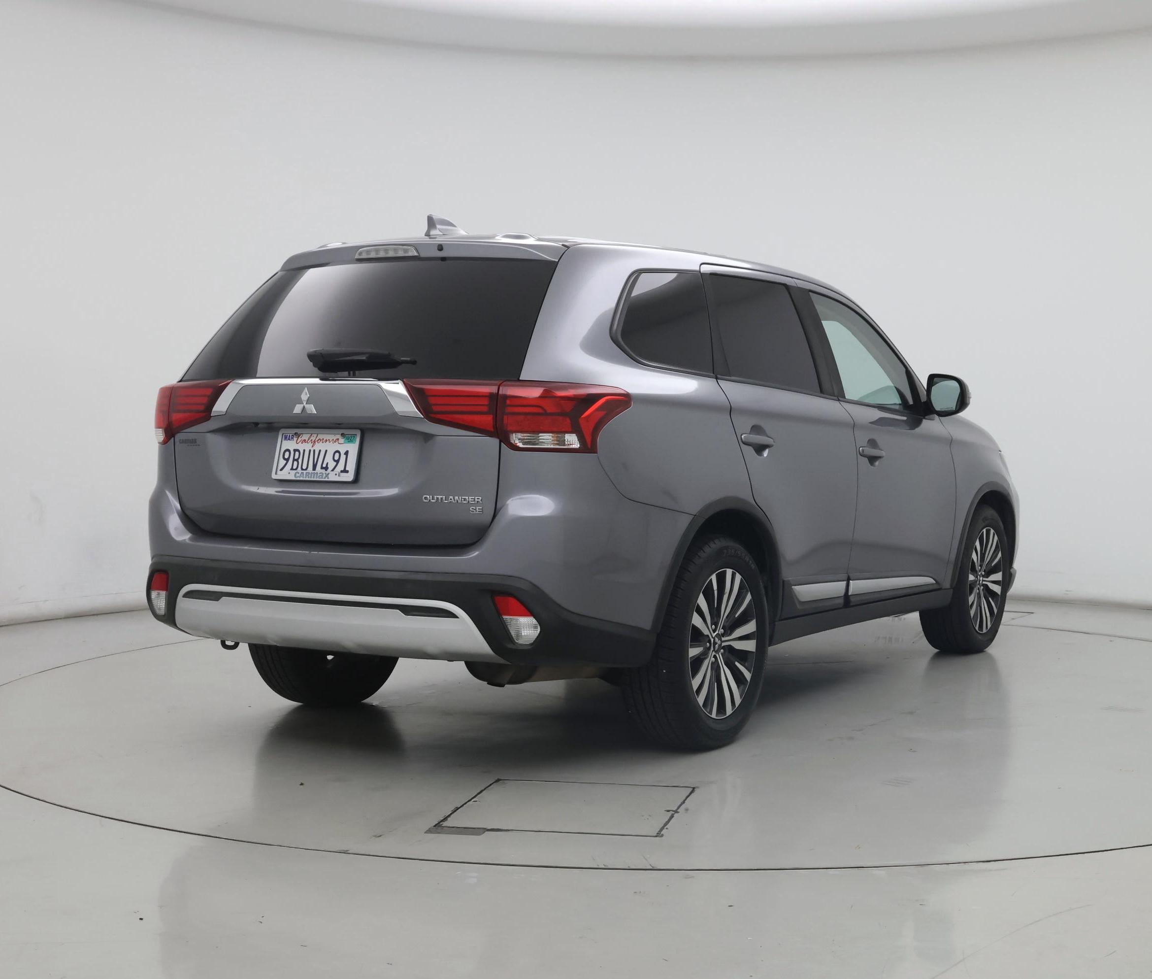 Thumbnail: 2019 Mitsubishi Outlander - 8