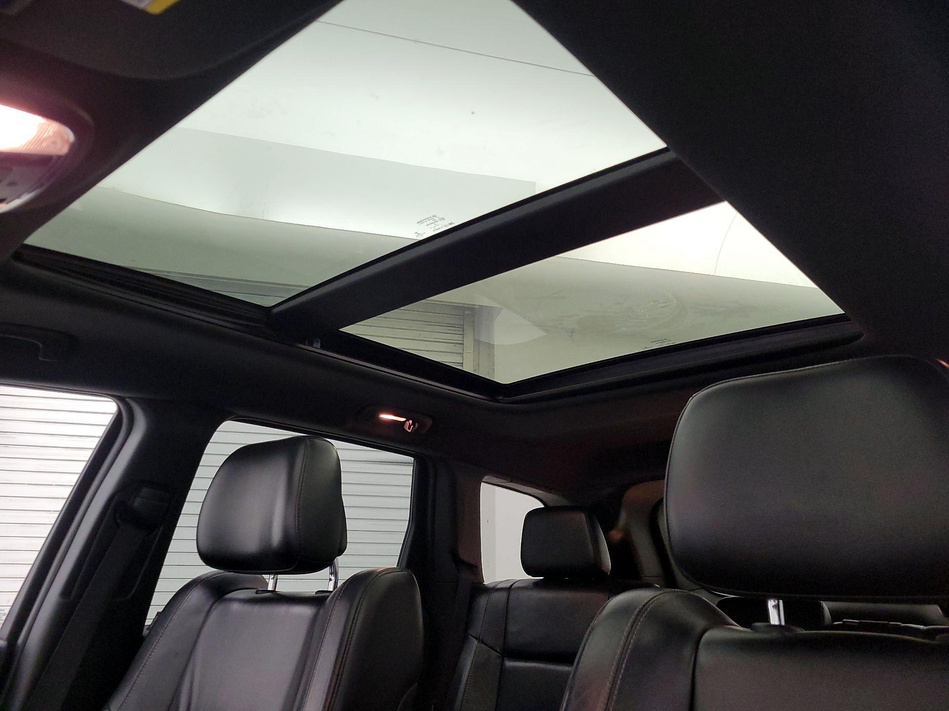 Thumbnail: 2015 Jeep Grand Cherokee - 20