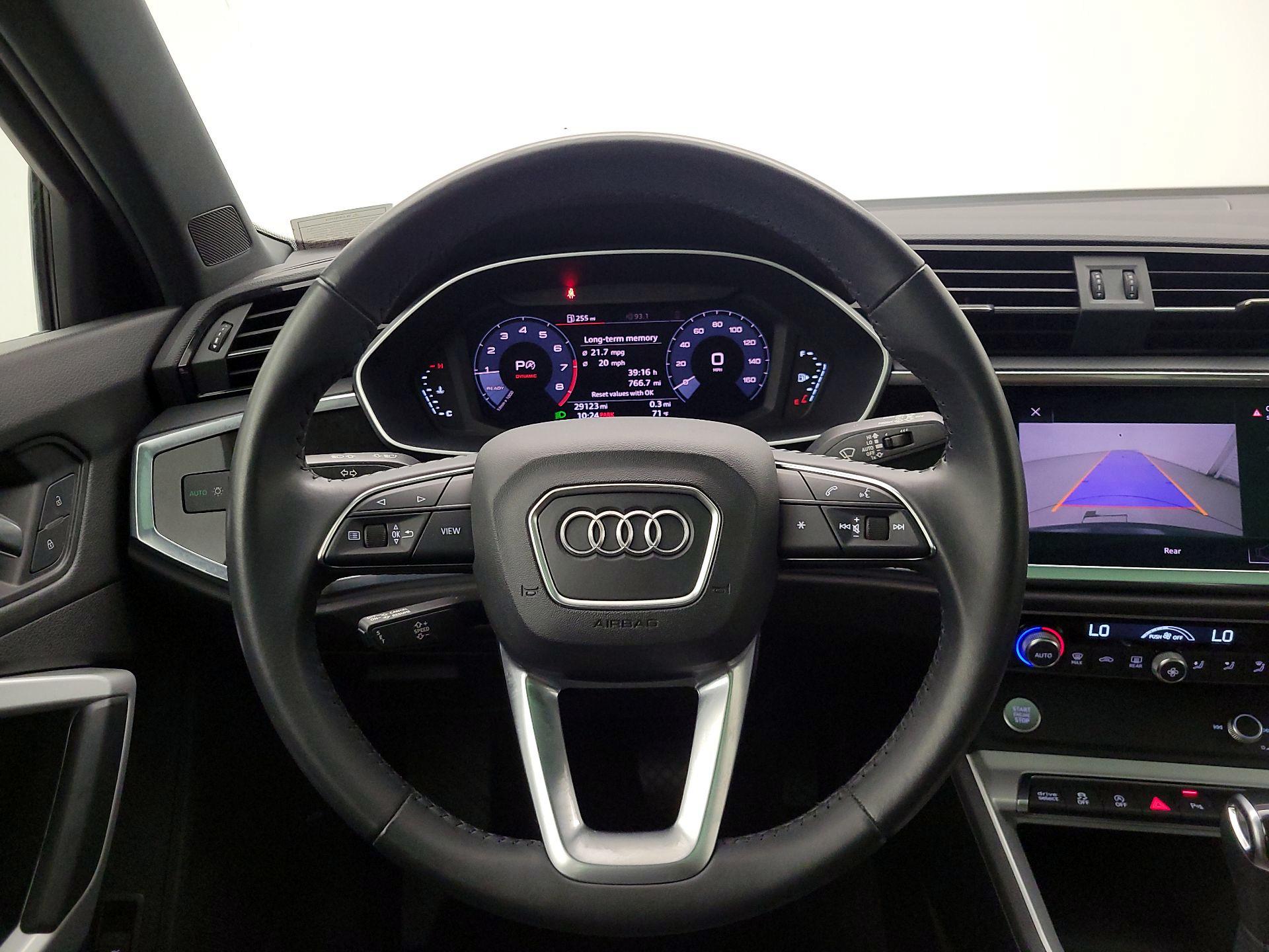 Thumbnail: 2020 Audi Q3 - 10
