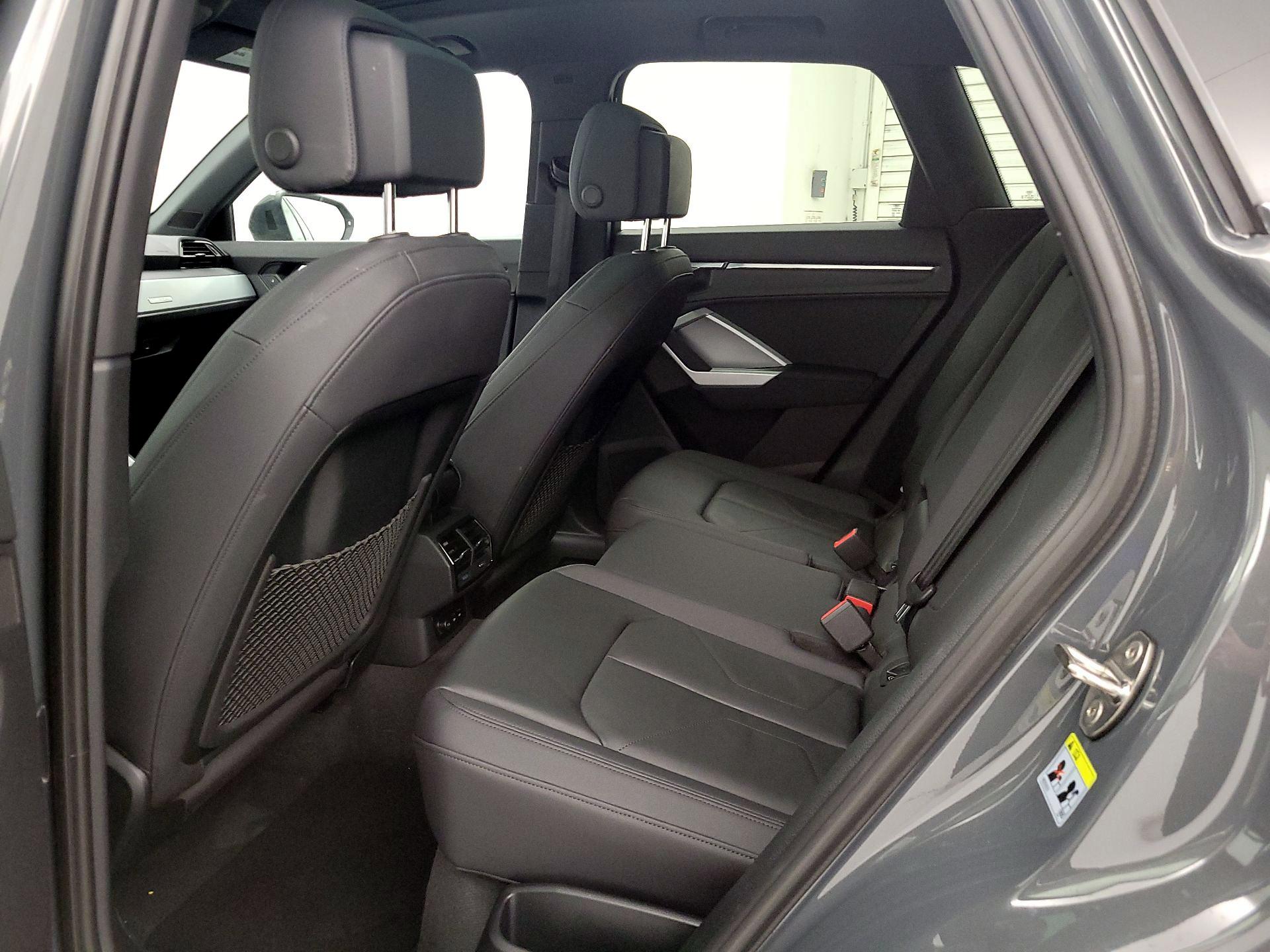 Thumbnail: 2020 Audi Q3 - 18