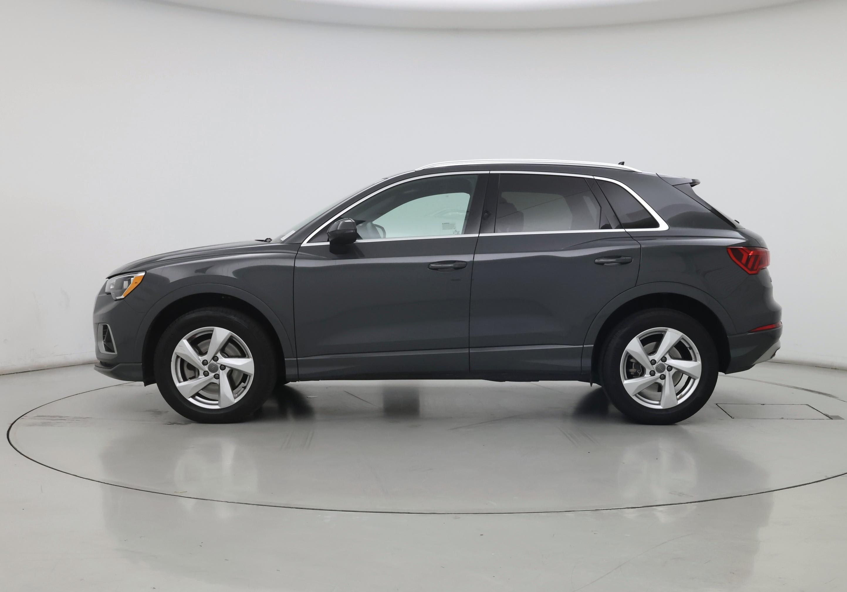 Thumbnail: 2020 Audi Q3 - 3