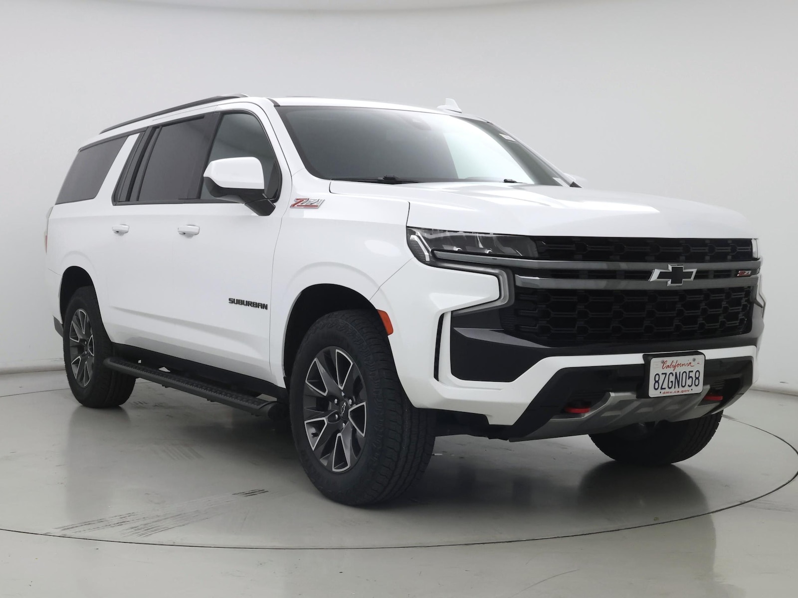 2022 Chevrolet Suburban Z71 - Photo 2